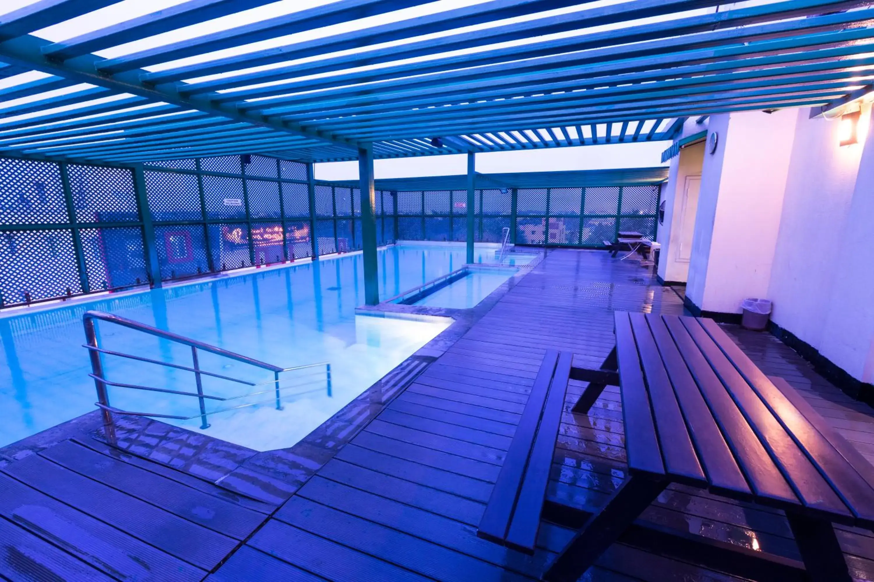 Swimming Pool in Hotel Grand Residence