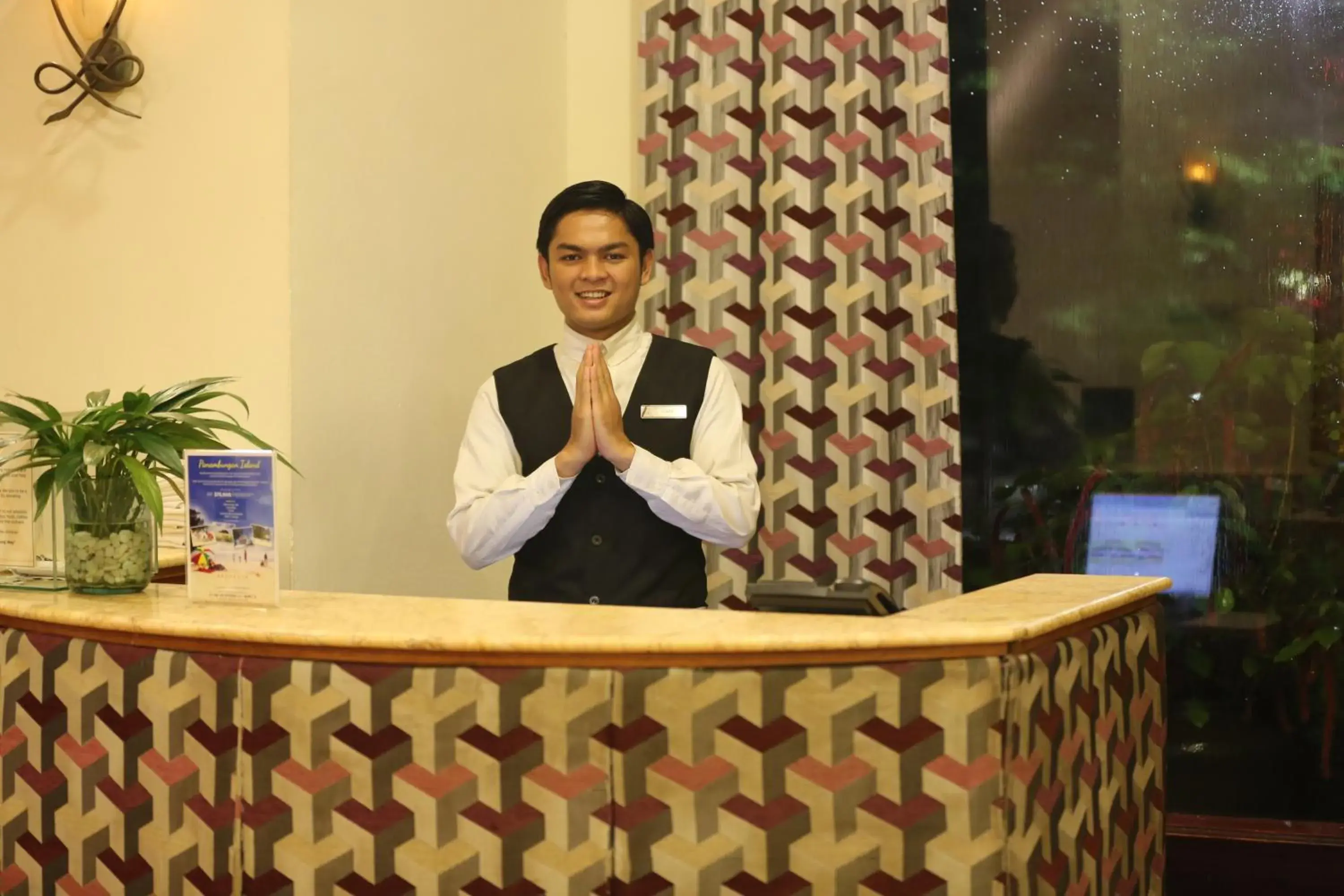 Staff, Lobby/Reception in Aryaduta Makassar