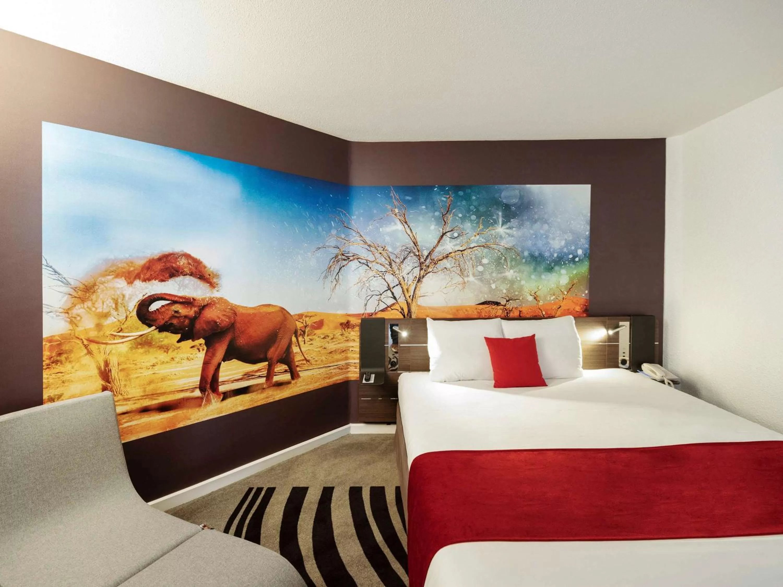 Photo of the whole room, Bed in Novotel Lyon Gerland Musée des Confluences