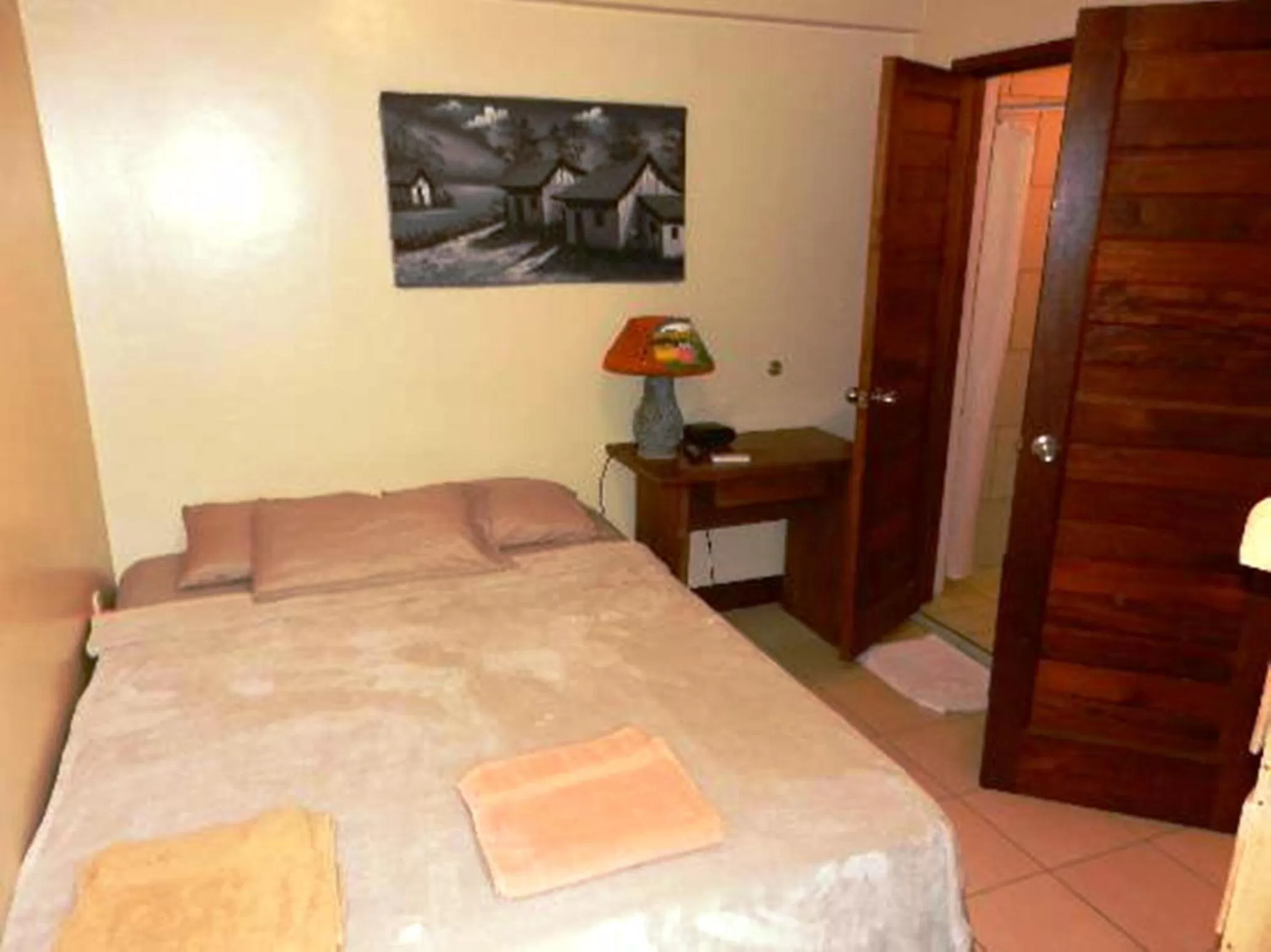 Photo of the whole room, Bed in Art Hotel Managua