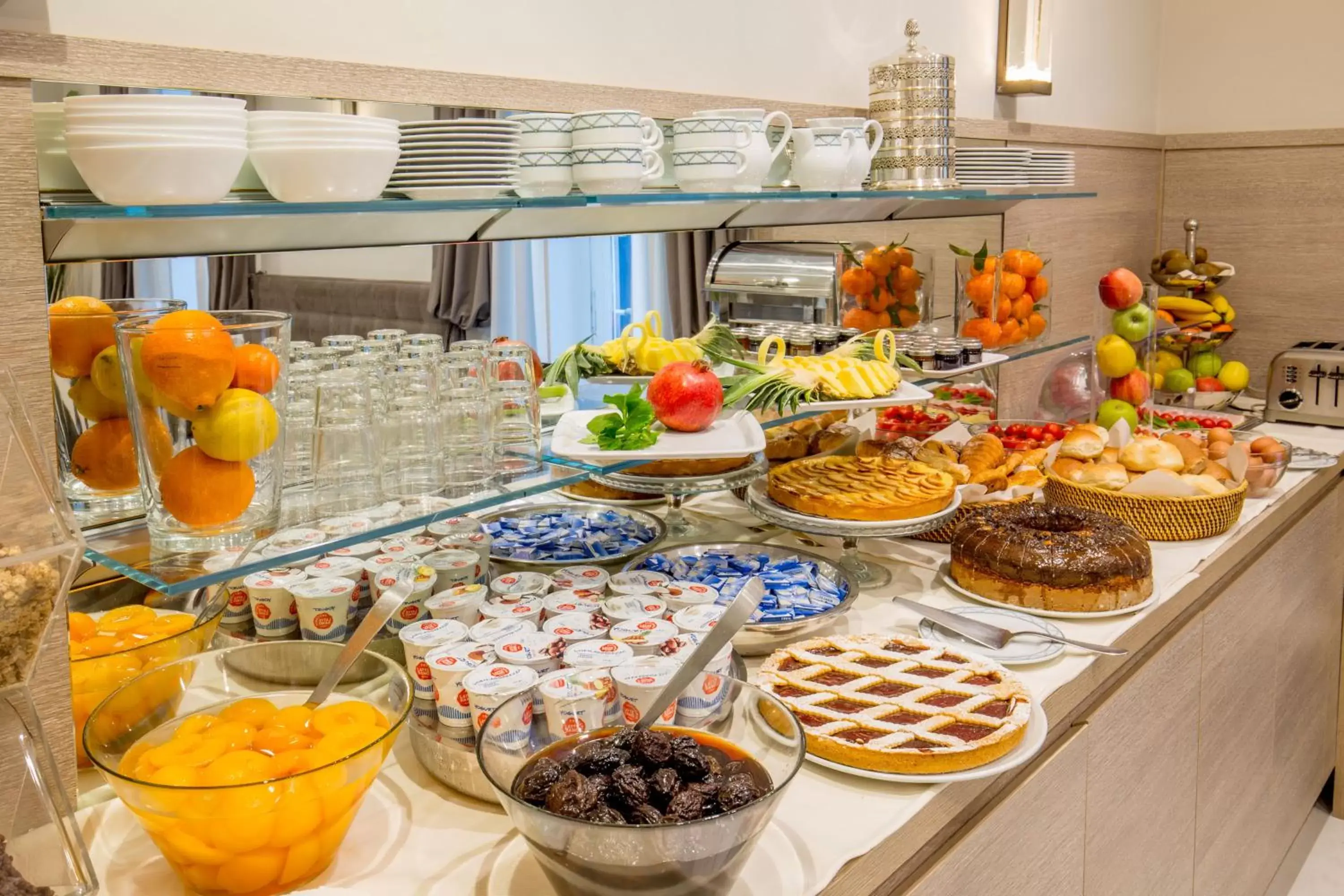 Buffet breakfast, Food in Ludovisi Palace Hotel
