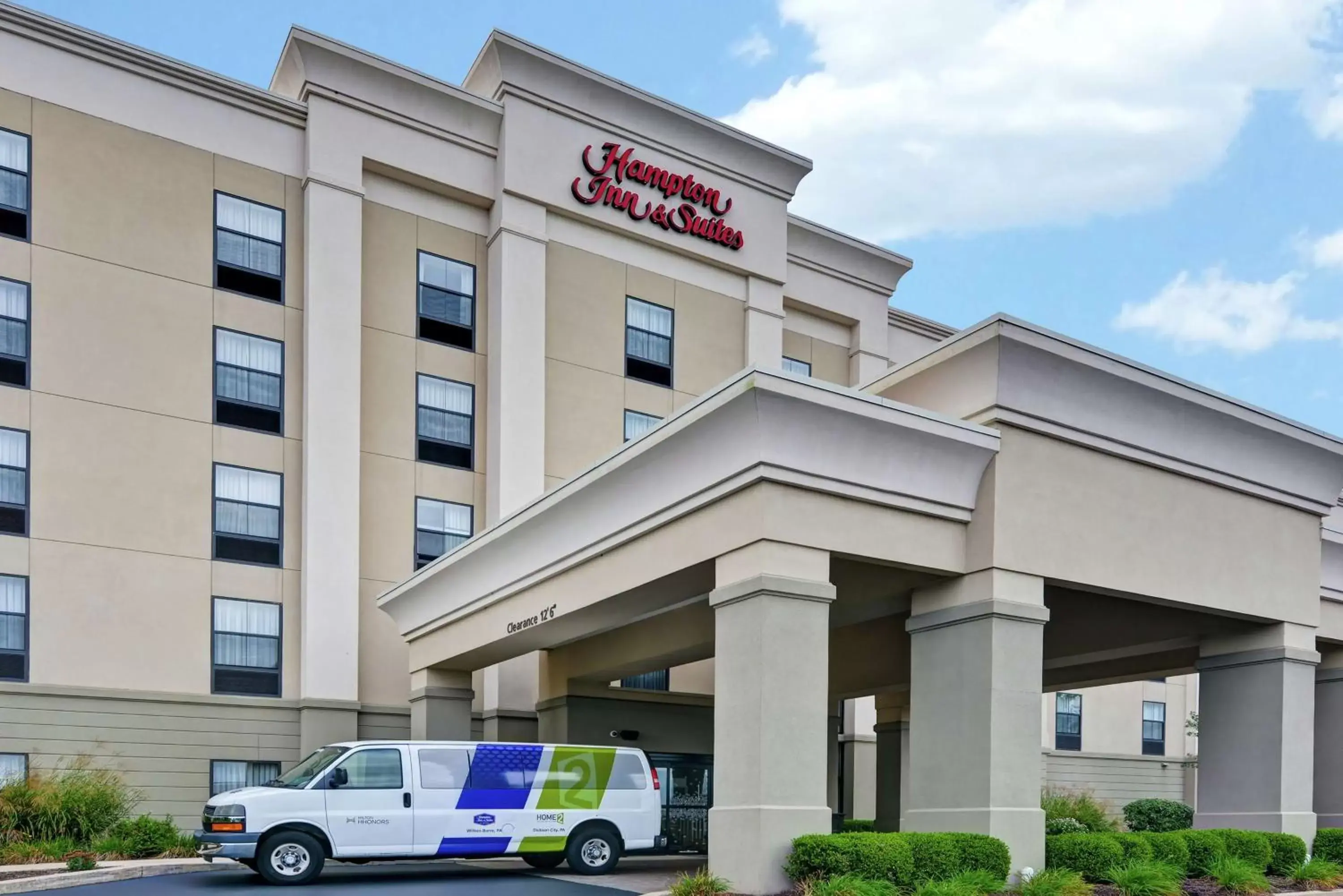 Property Building in Hampton Inn & Suites Wilkes-Barre