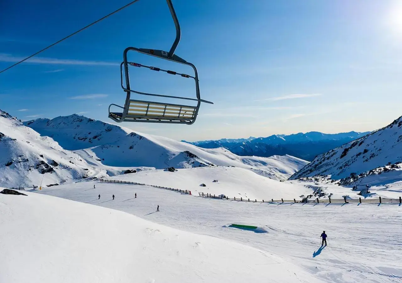 Skiing, Winter in Sudima Queenstown Five Mile