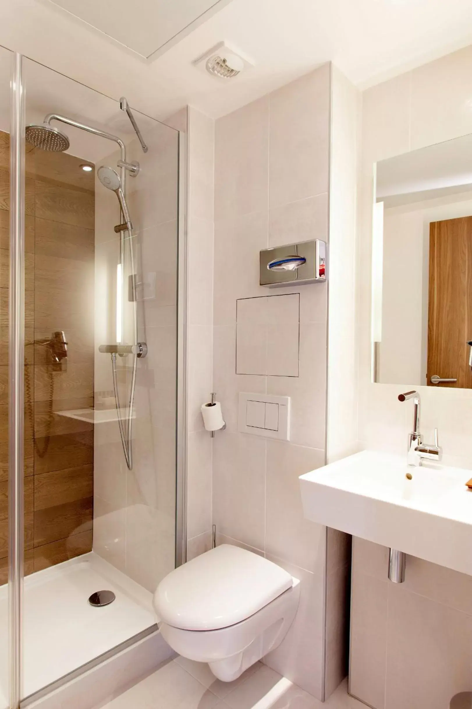 Bathroom in Best Western Plus 61 Paris Nation Hotel