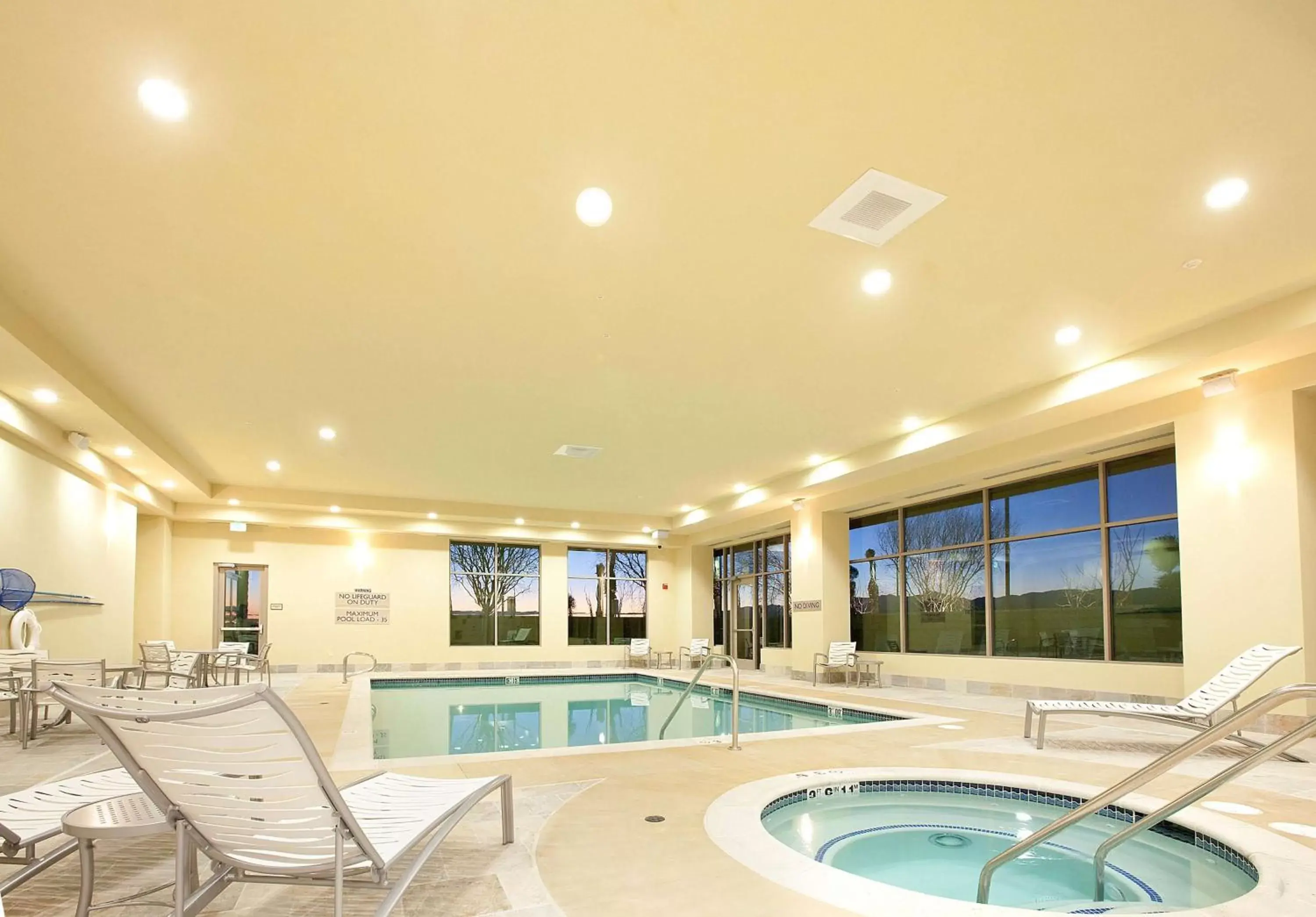 Pool view, Swimming Pool in Embassy Suites Palmdale