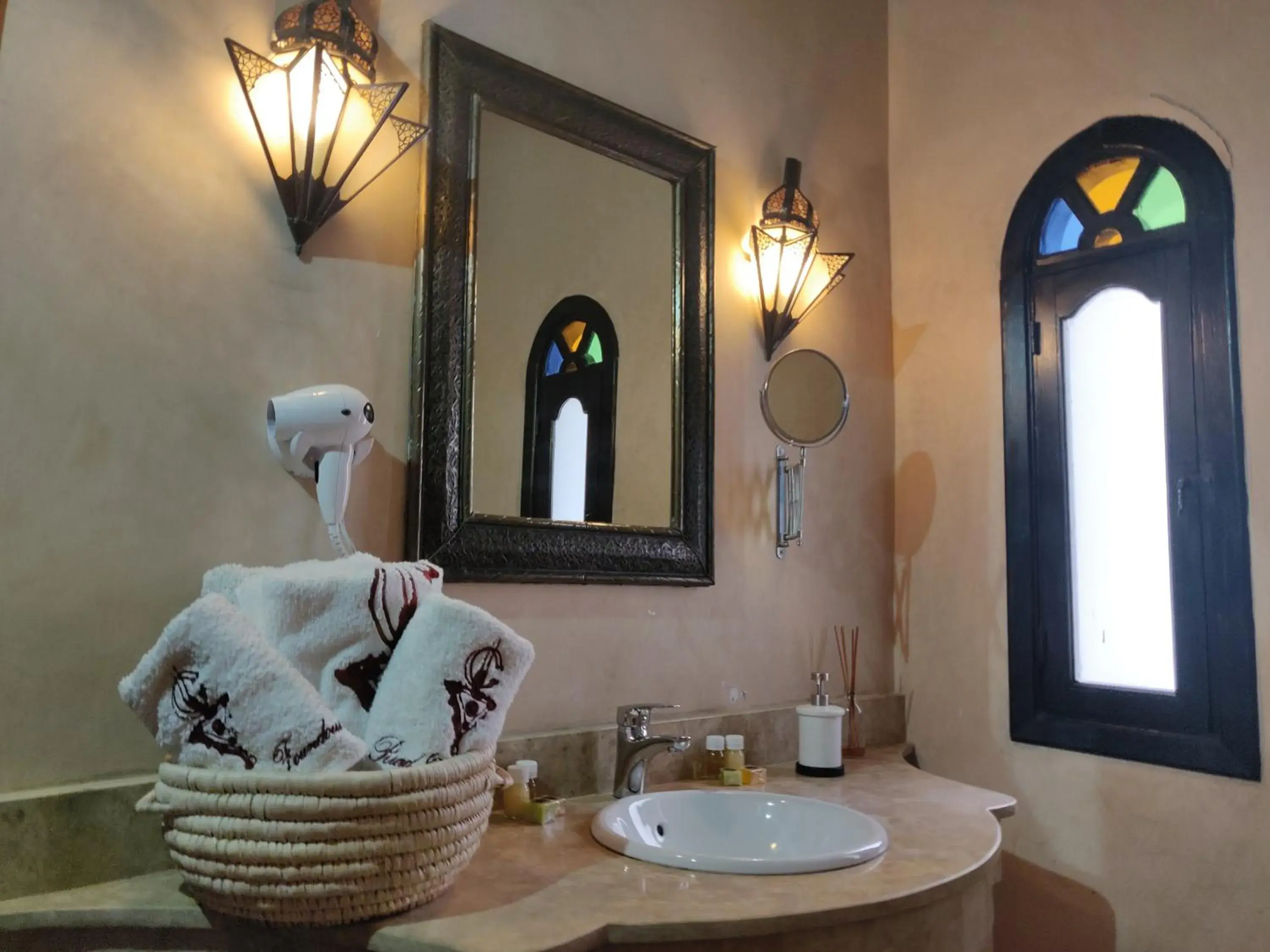Bathroom in Riad Dar Foundouk and Spa
