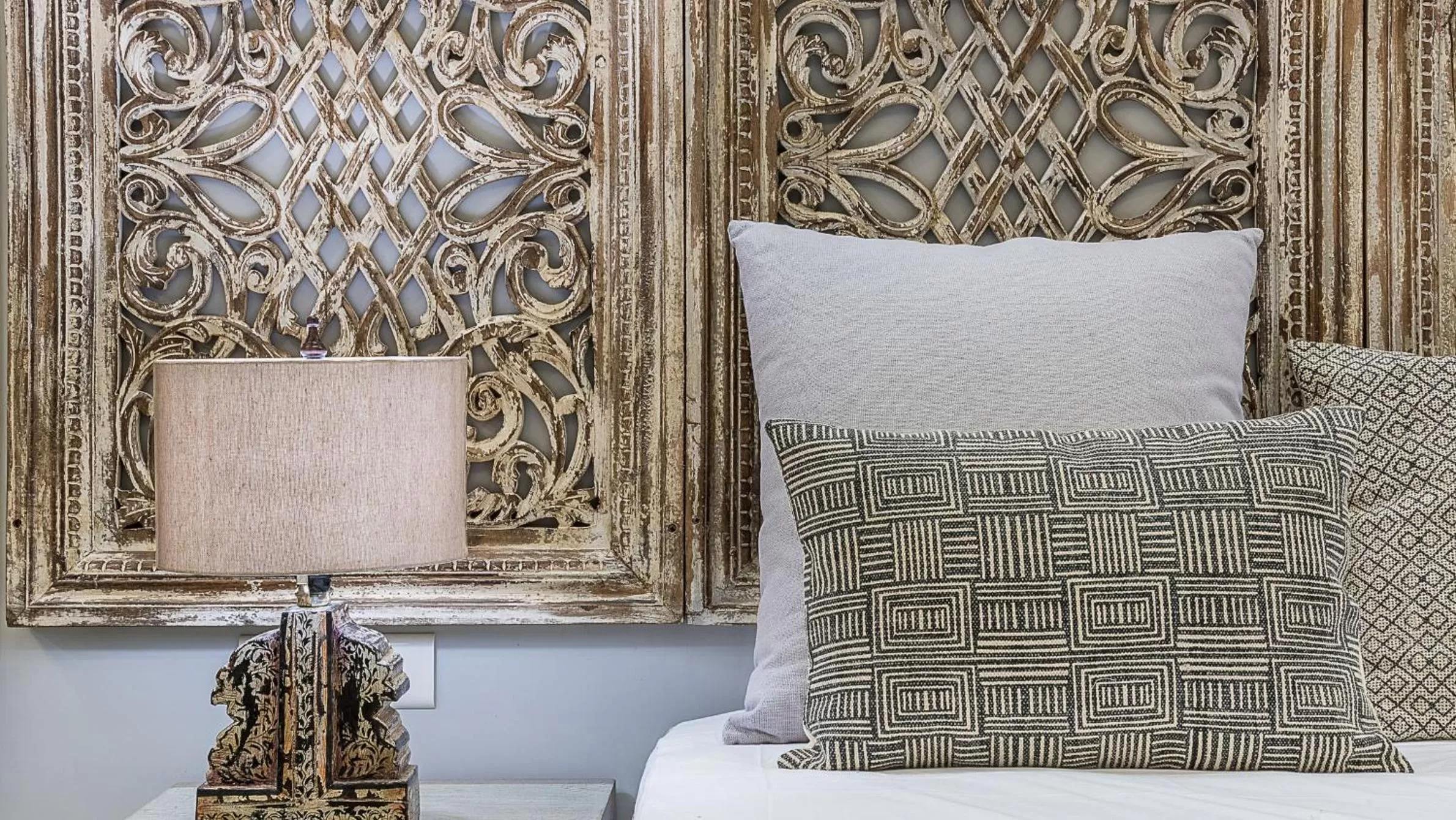 Bed in The Almond Tree