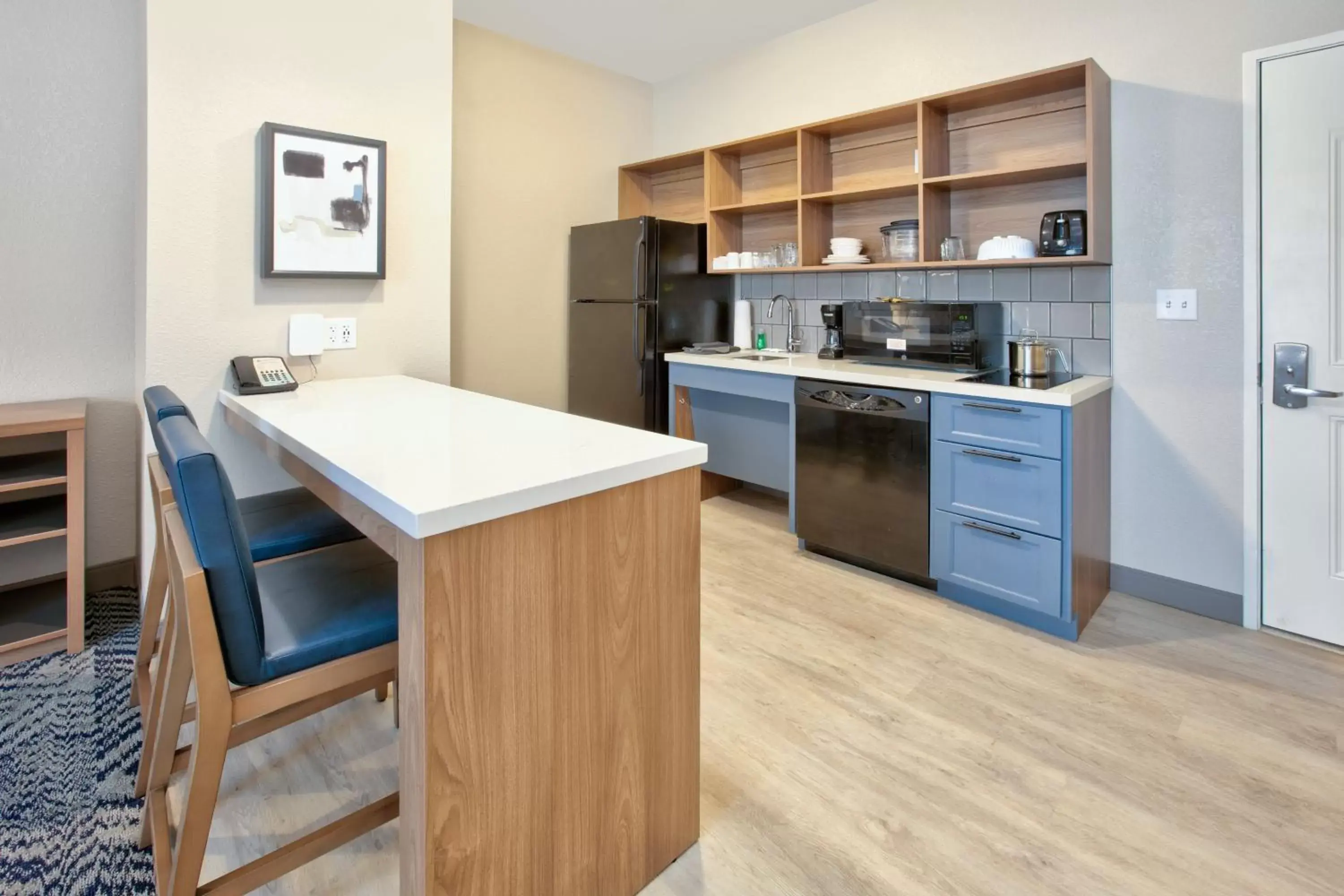 Photo of the whole room, Kitchen/Kitchenette in Candlewood Suites Idaho Falls, an IHG Hotel