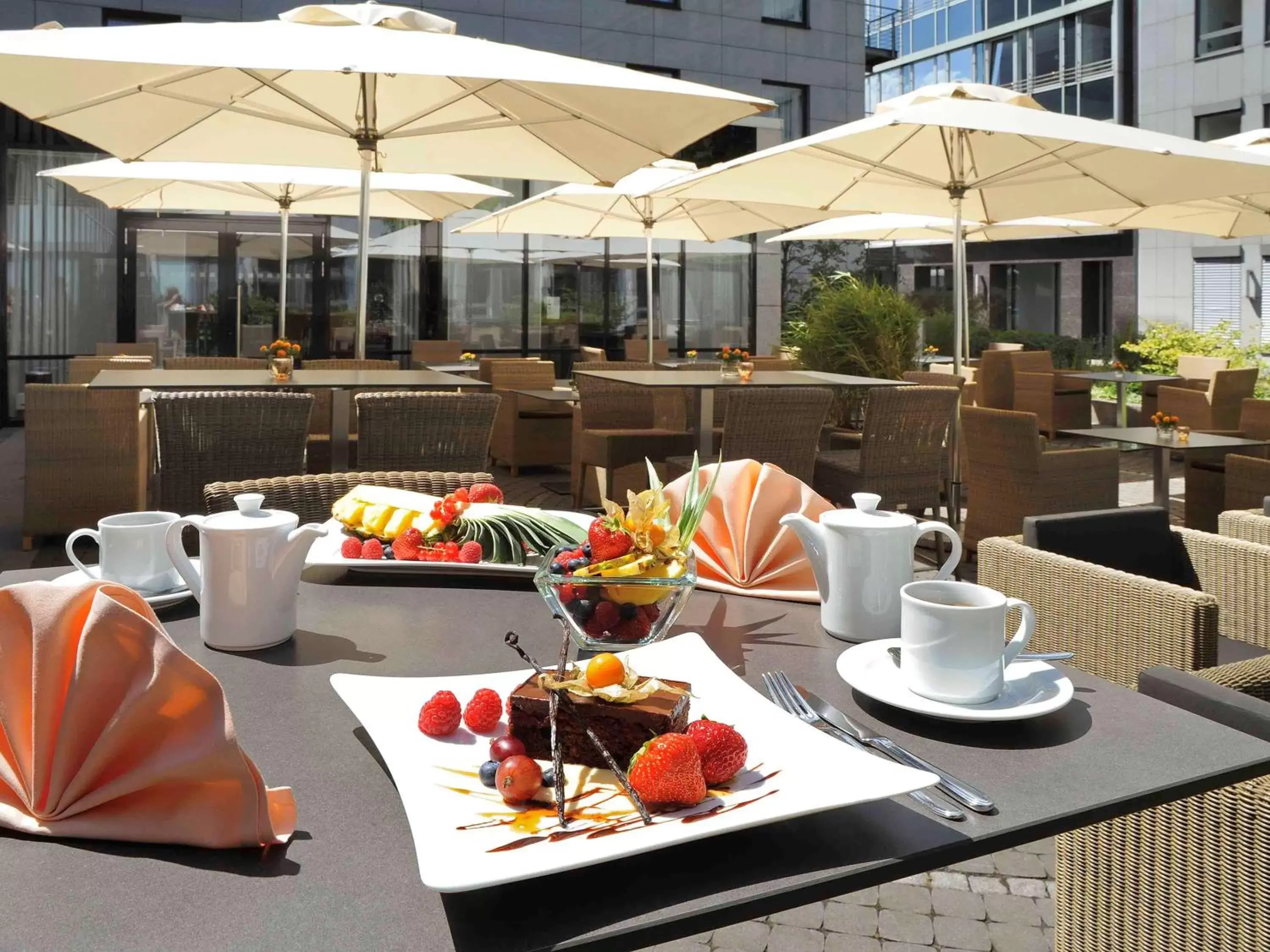 On site, Restaurant/Places to Eat in Mercure Hotel Düsseldorf City Nord