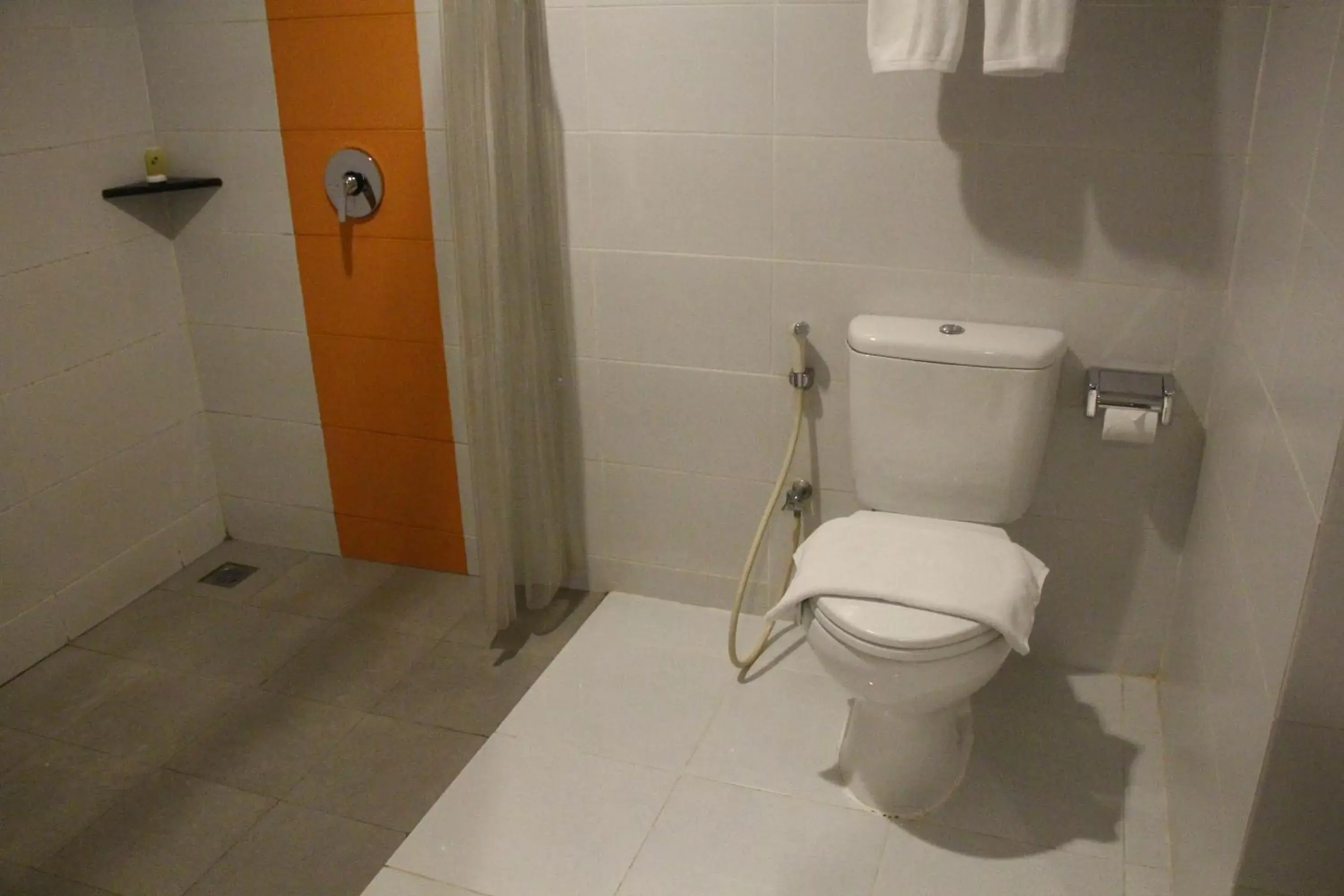 Toilet, Bathroom in Swiss-Belinn Balikpapan