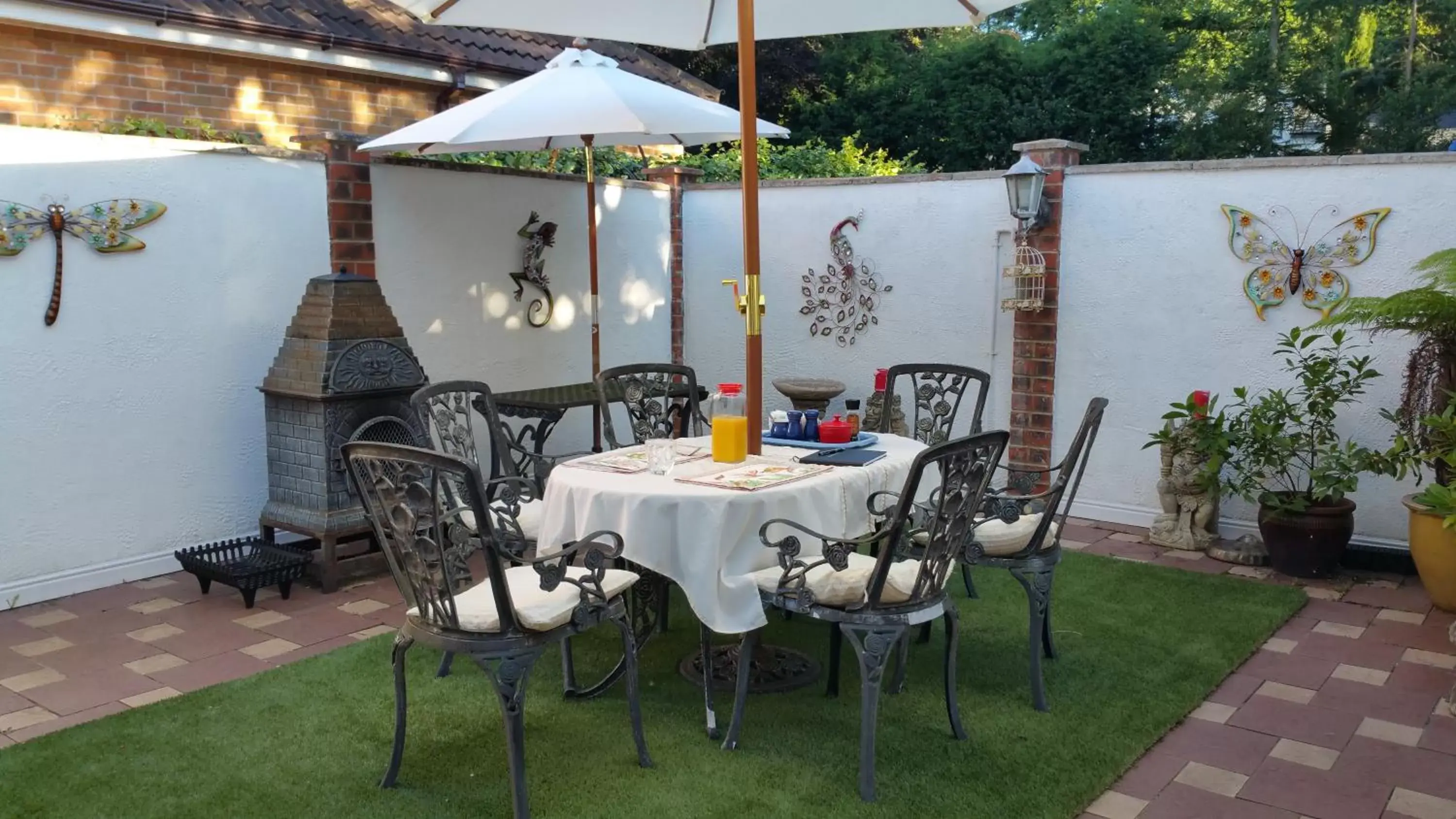 BBQ facilities, Restaurant/Places to Eat in Best Area Close to Leeds Centre