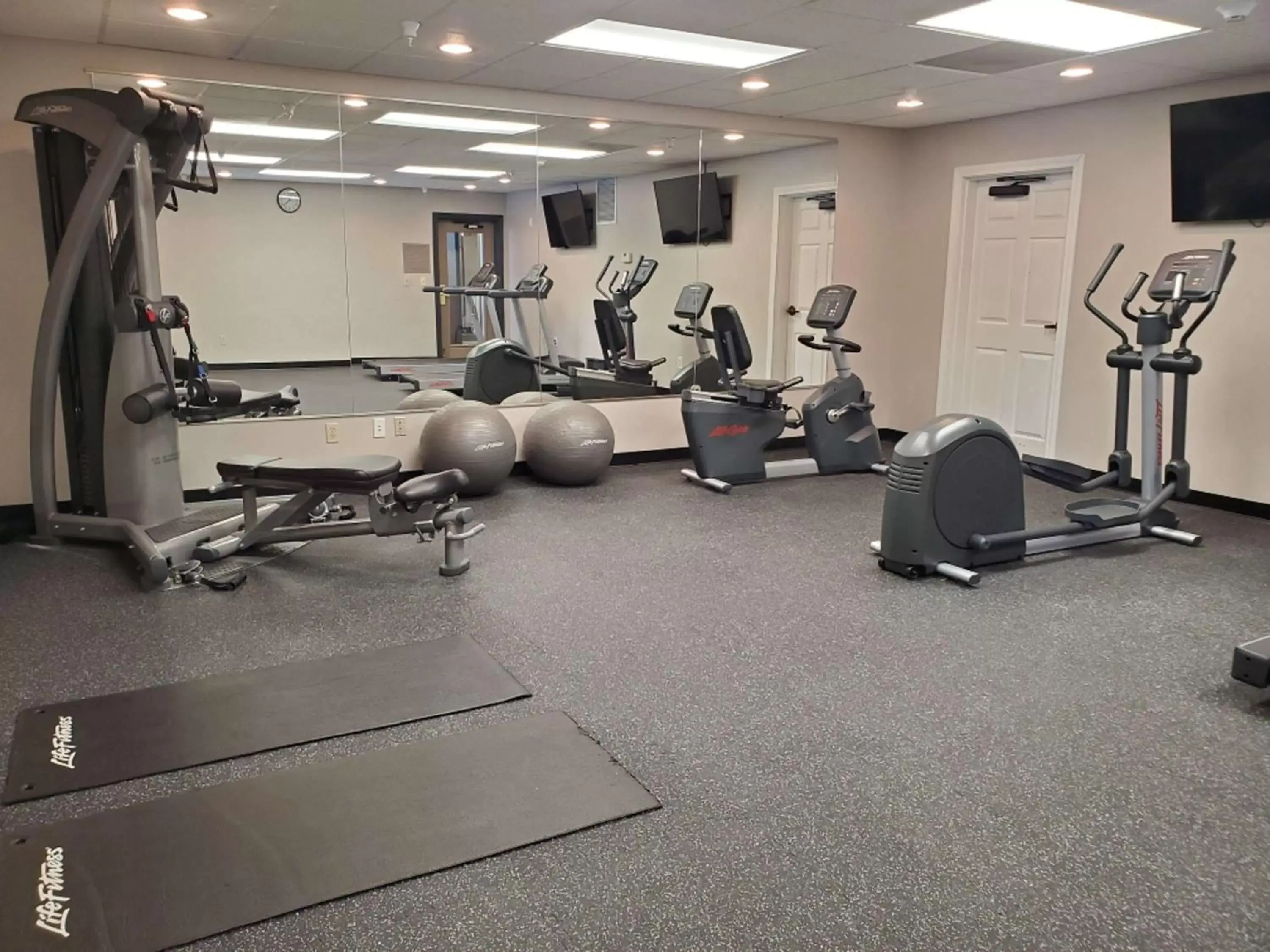 Activities, Fitness Center/Facilities in Country Inn & Suites by Radisson, Tucson Airport, AZ