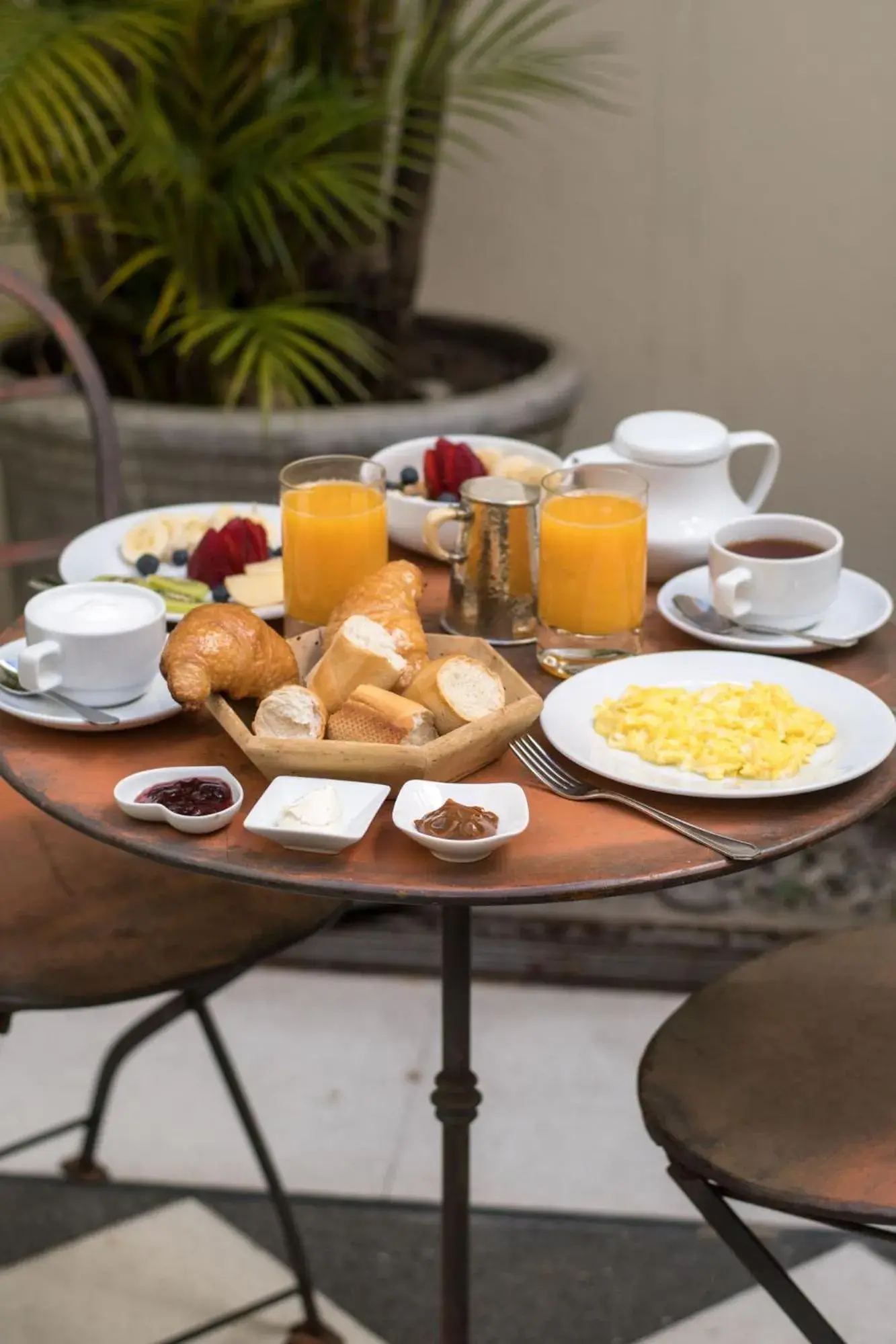 Breakfast in Magnolia Hotel Boutique