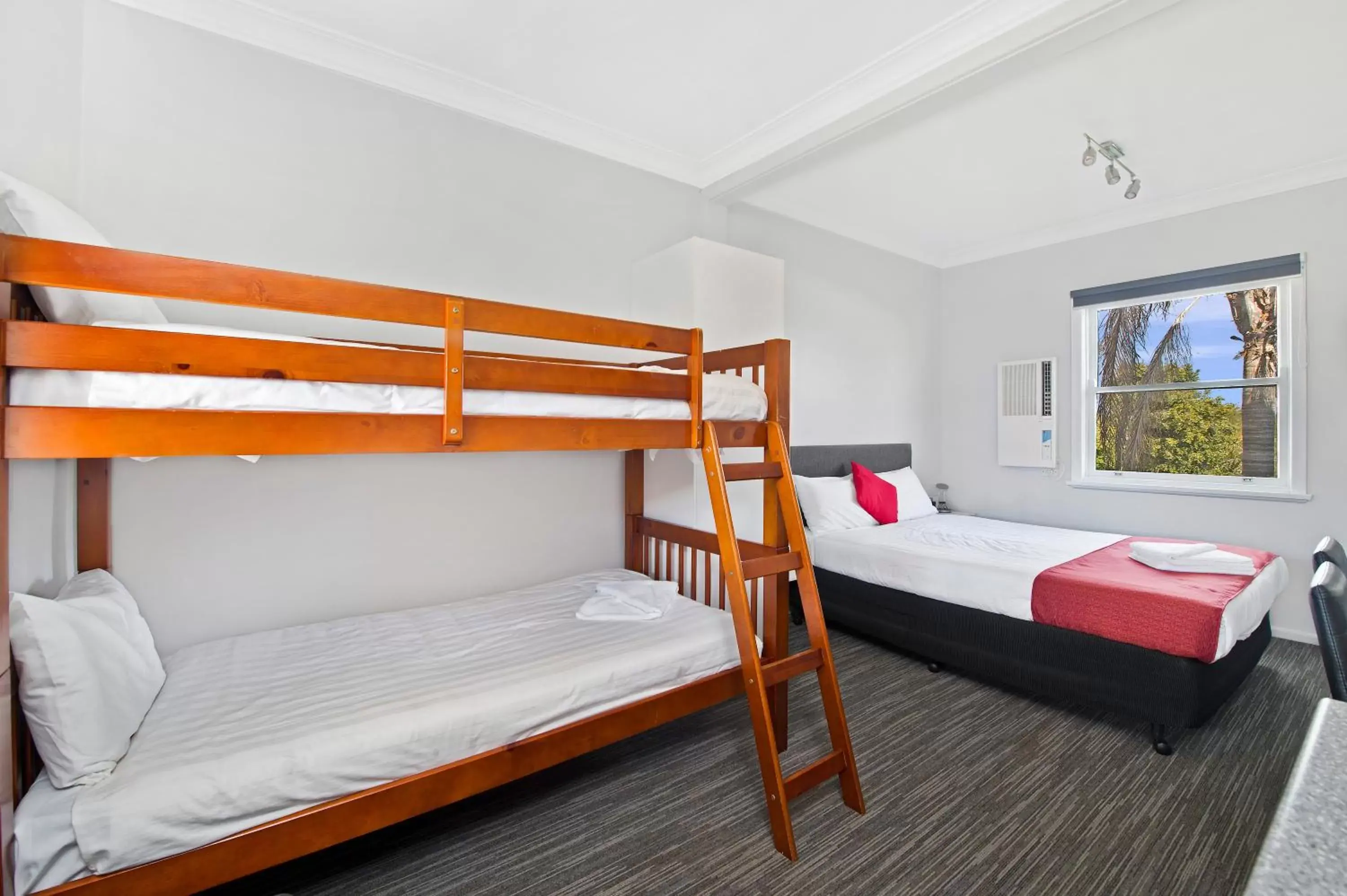 Bunk Bed in The Wauchope Motel