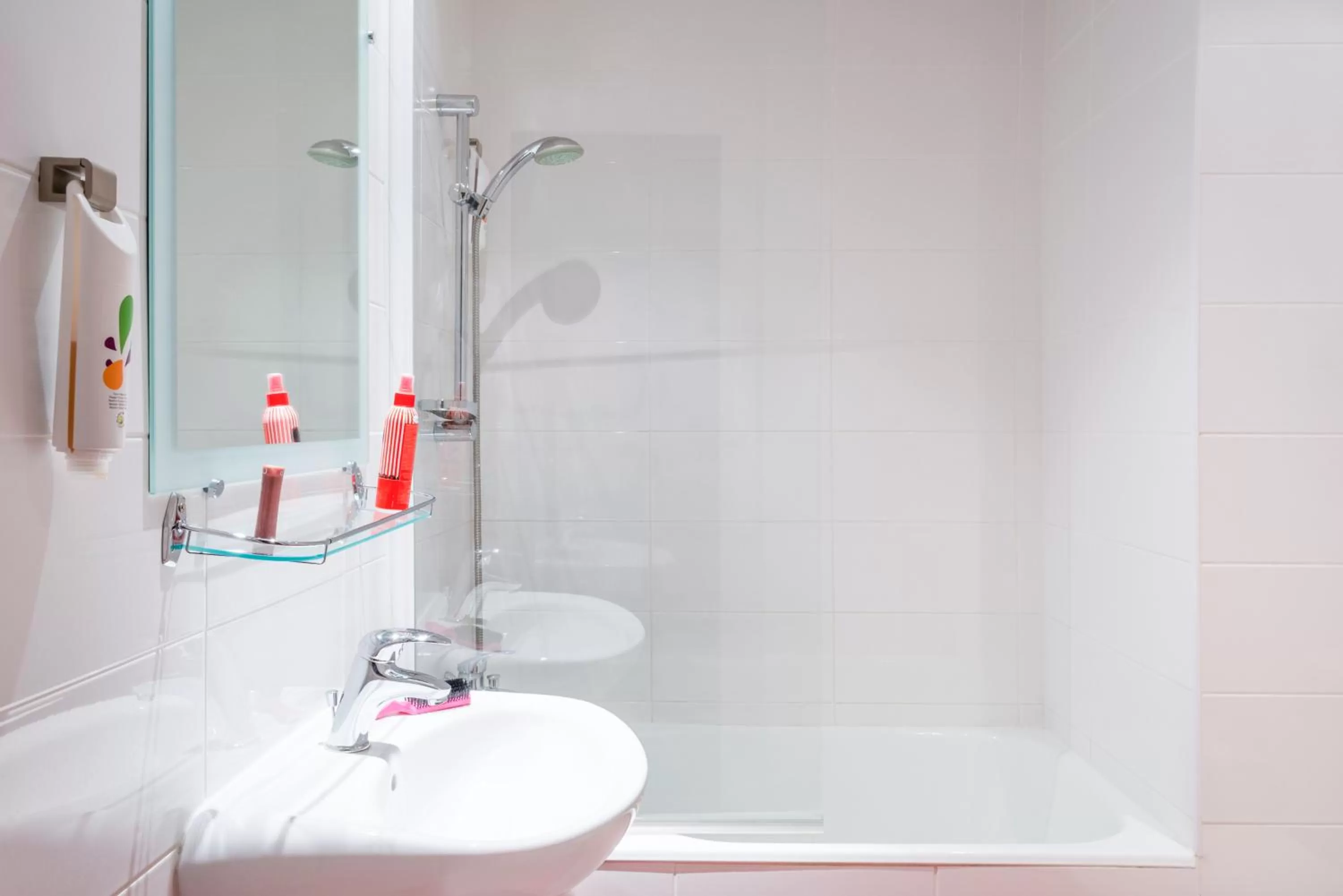 Shower in ibis Styles Asnieres Centre