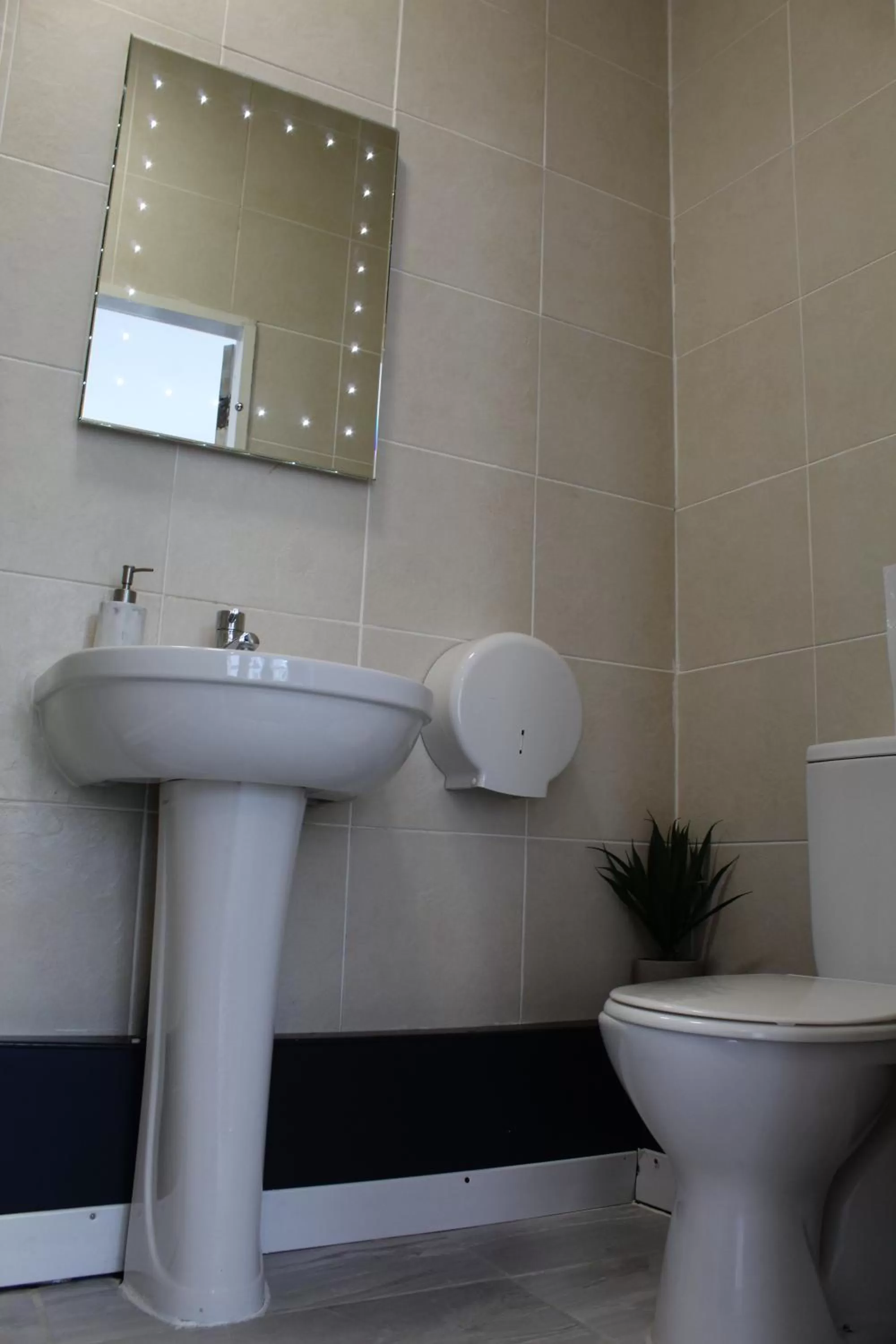 Toilet in Mitre Hotel Manchester City Centre