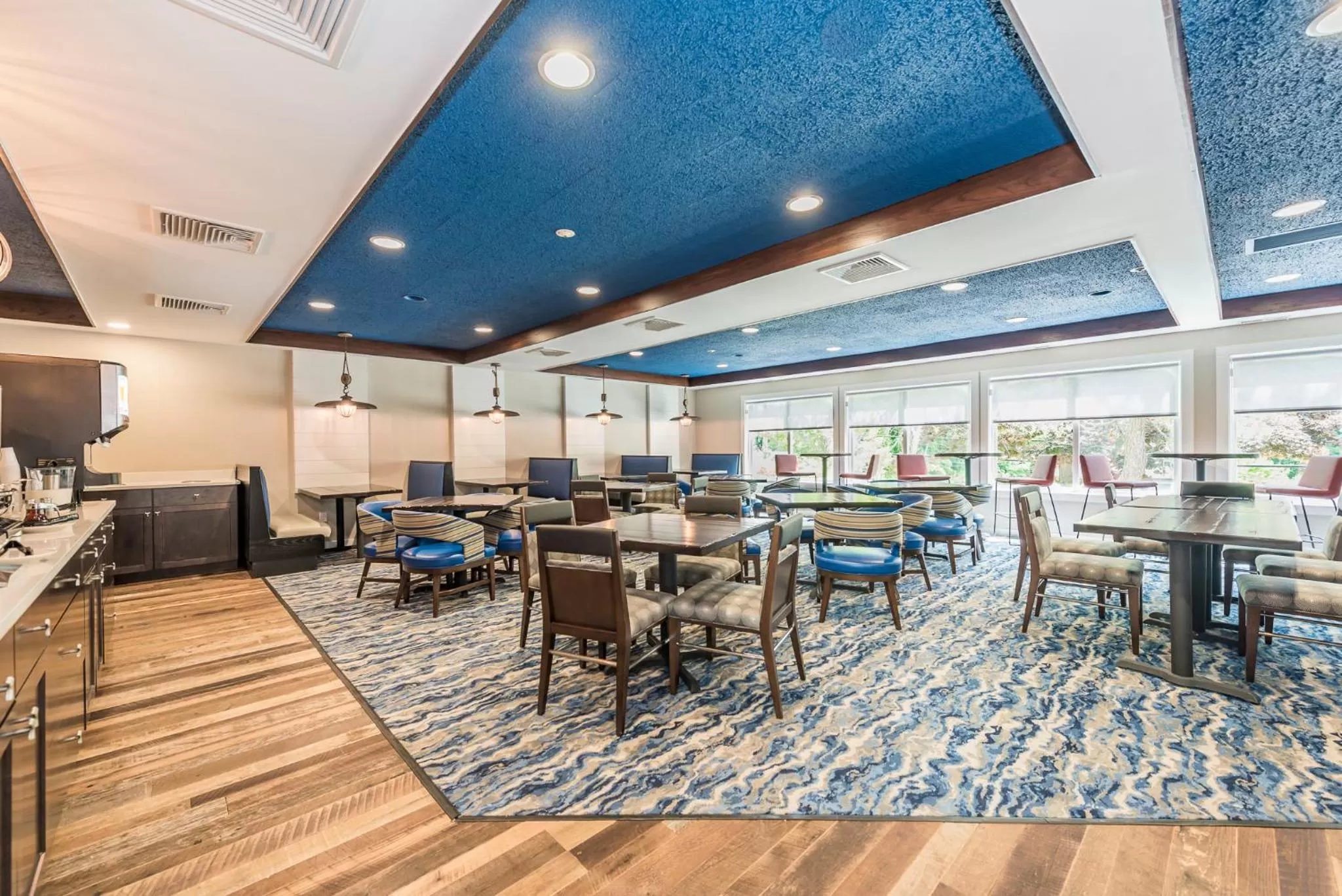 Restaurant/places to eat in Rockport Inn and Suites