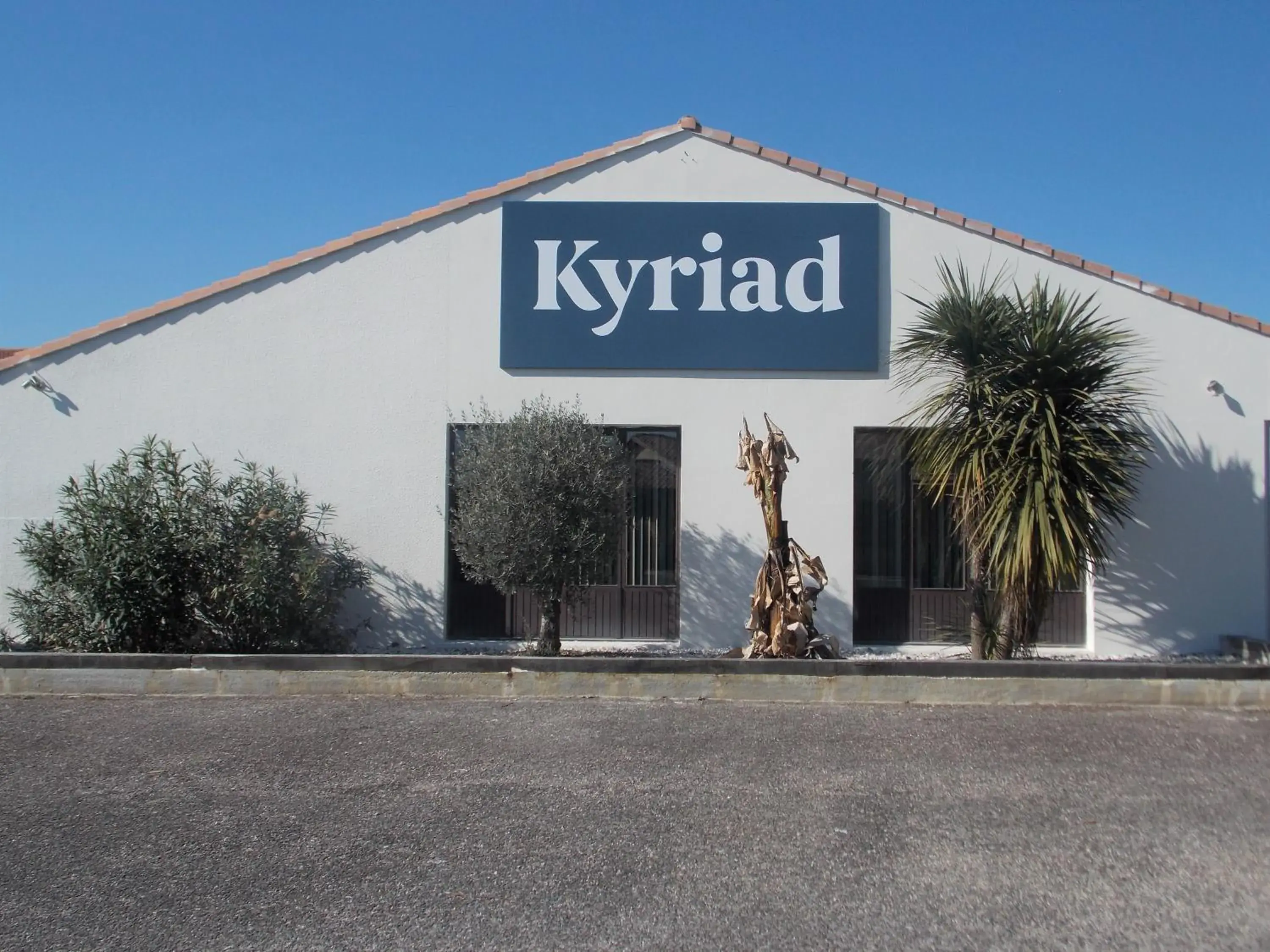 Property logo or sign, Property Building in Kyriad Bordeaux - Merignac Aéroport