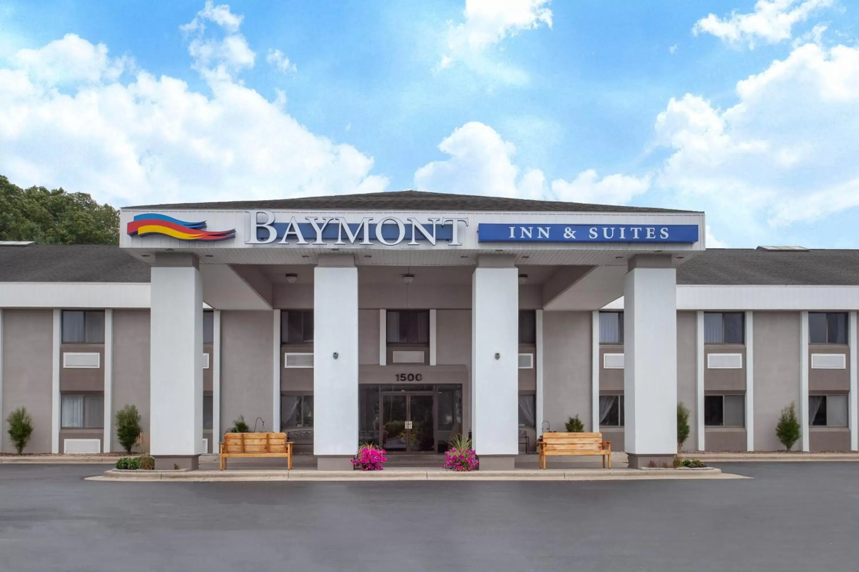 Facade/entrance in Baymont by Wyndham Grand Haven Facade/entrance in Baymont by Wyndham Grand Haven