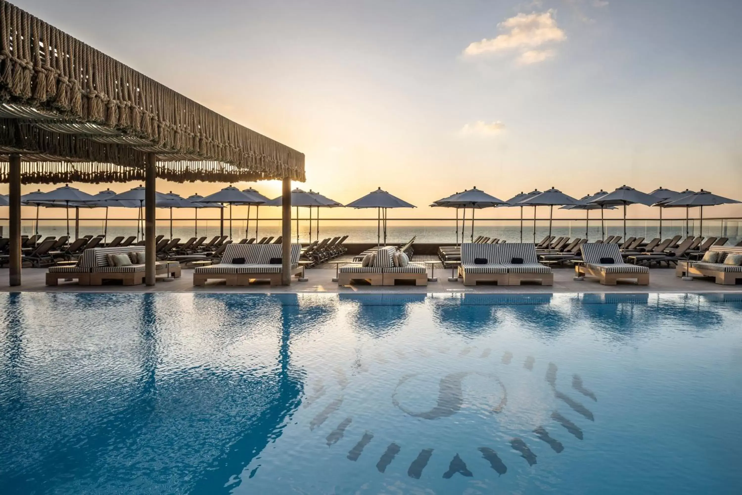 Swimming Pool in Sheraton Grand Tel Aviv