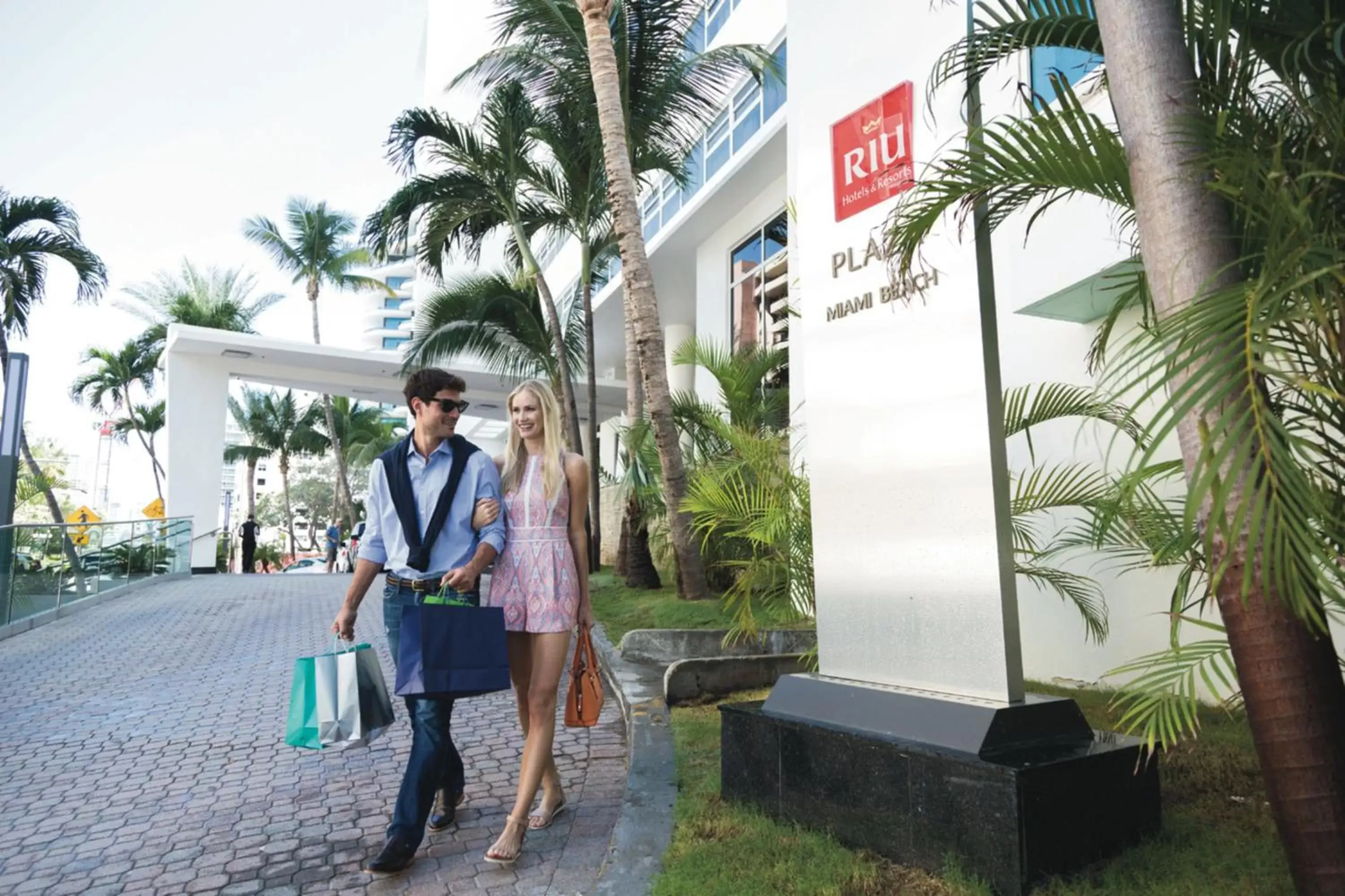 Facade/entrance in Riu Plaza Miami Beach