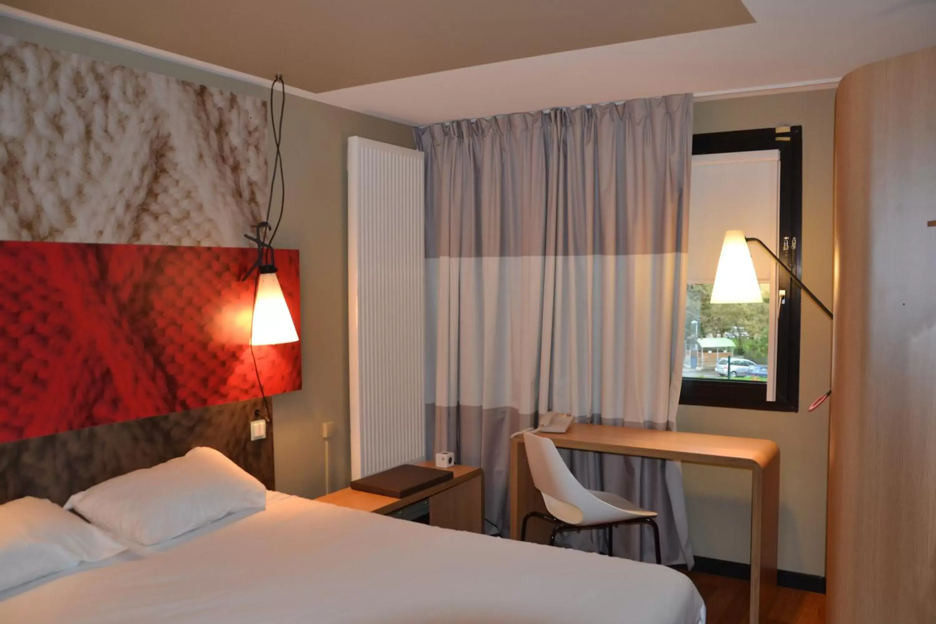 Bedroom, Bed in ibis Europe Chalon Sur Saone