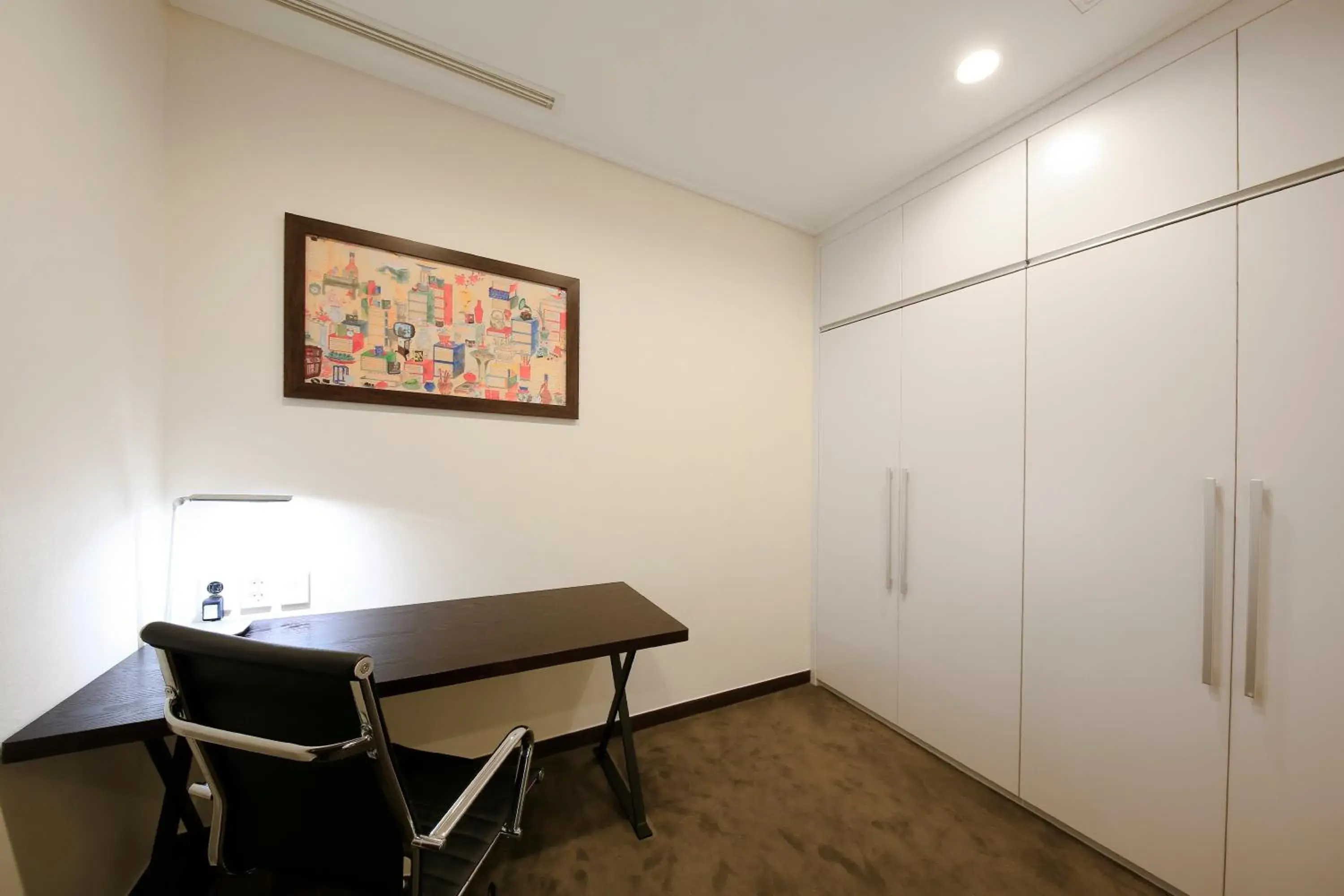 Seating area, Dining Area in Orakai Insadong Suites