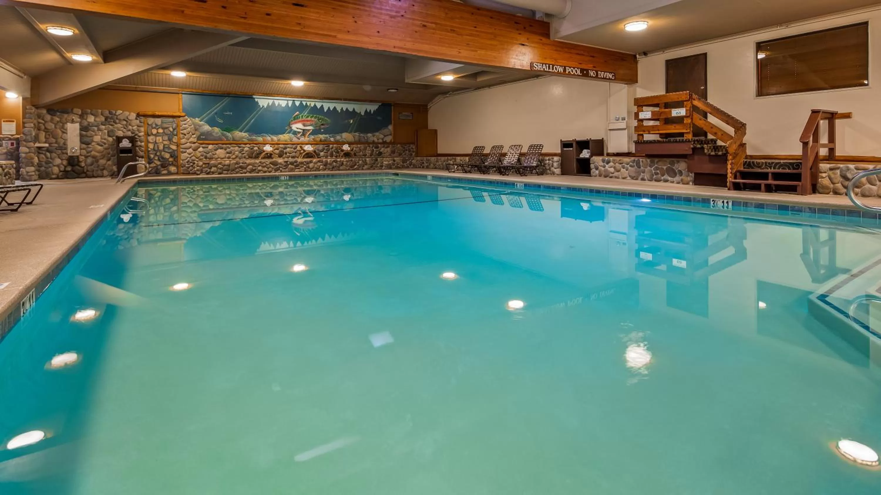 Swimming pool in Best Western Plus Tree House