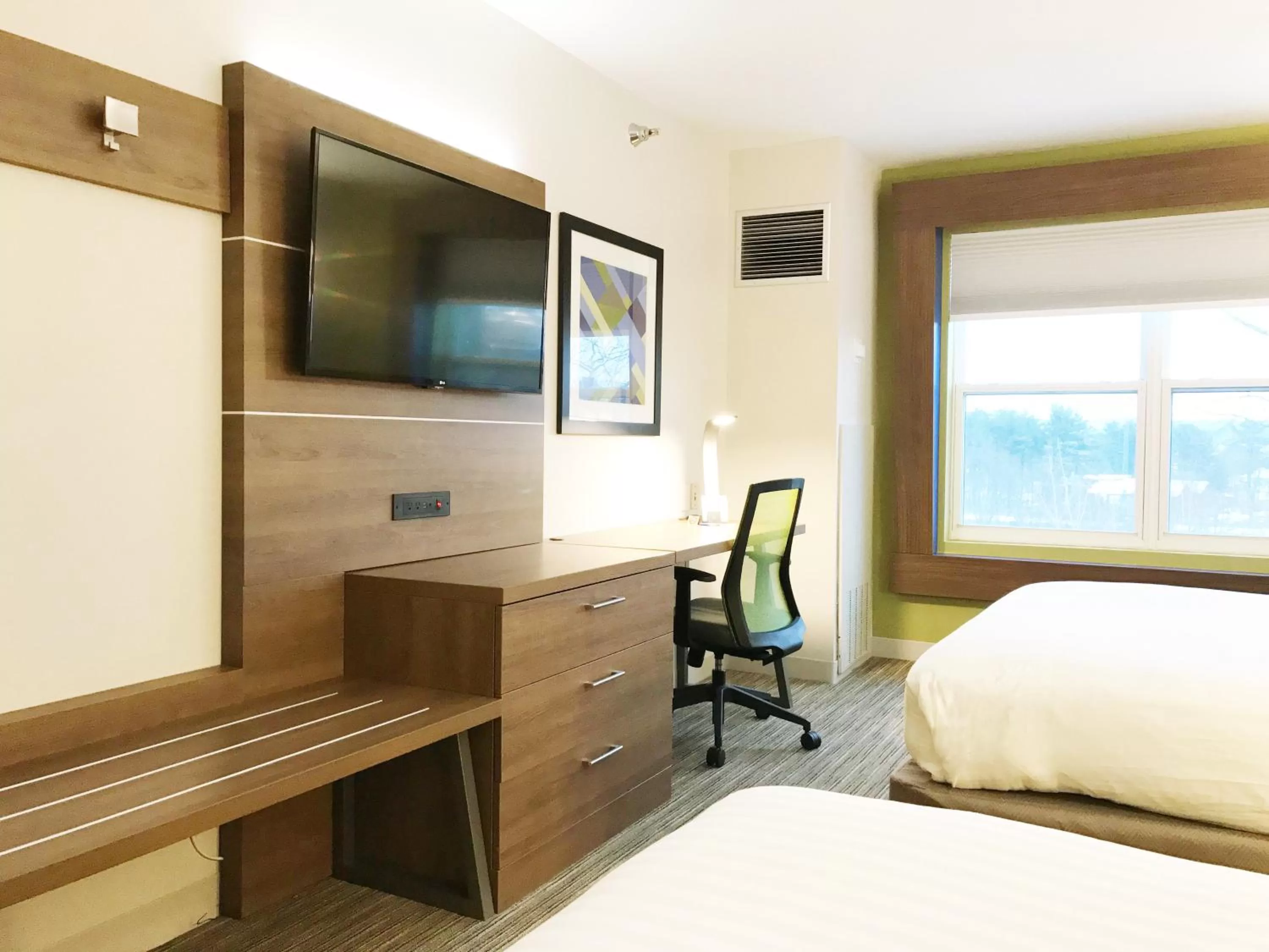 Photo of the whole room, Bed in Holiday Inn Express Hotel & Suites White River Junction by IHG