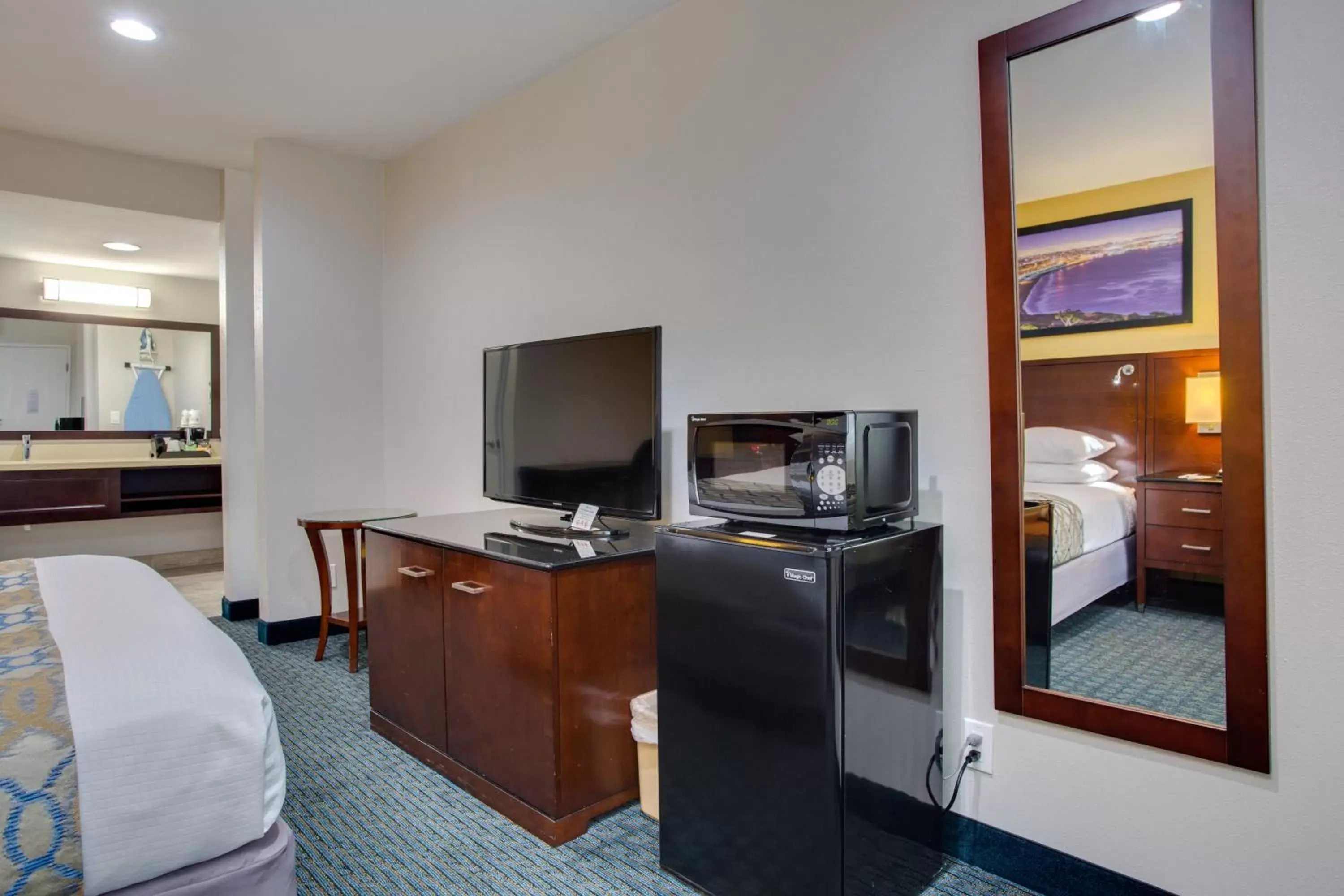 TV/Entertainment Center in SureStay Plus Hotel by Best Western Chula Vista West