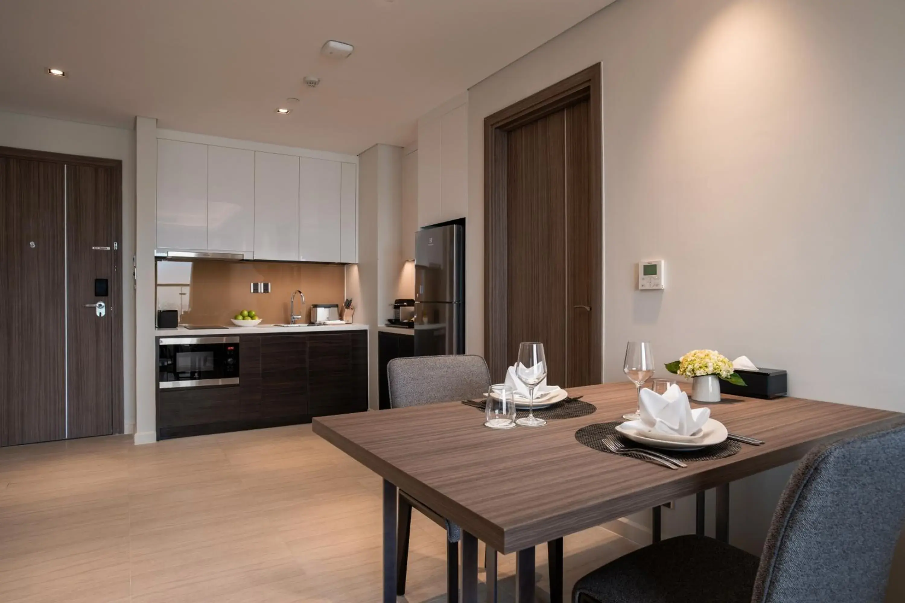 Kitchen or kitchenette, Kitchen/Kitchenette in Oakwood Residence Hanoi