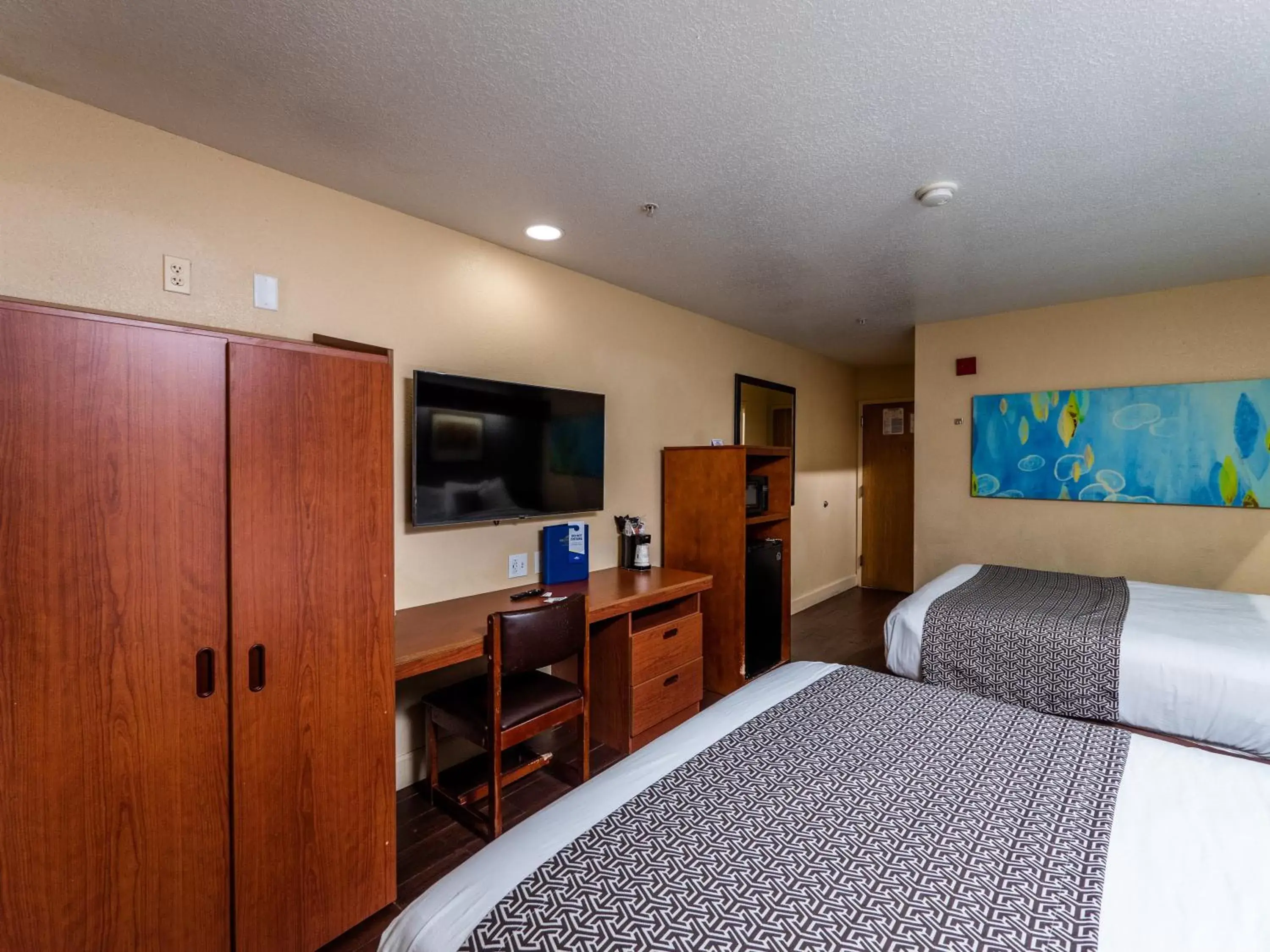 Bed in Microtel Inn and Suites Ocala