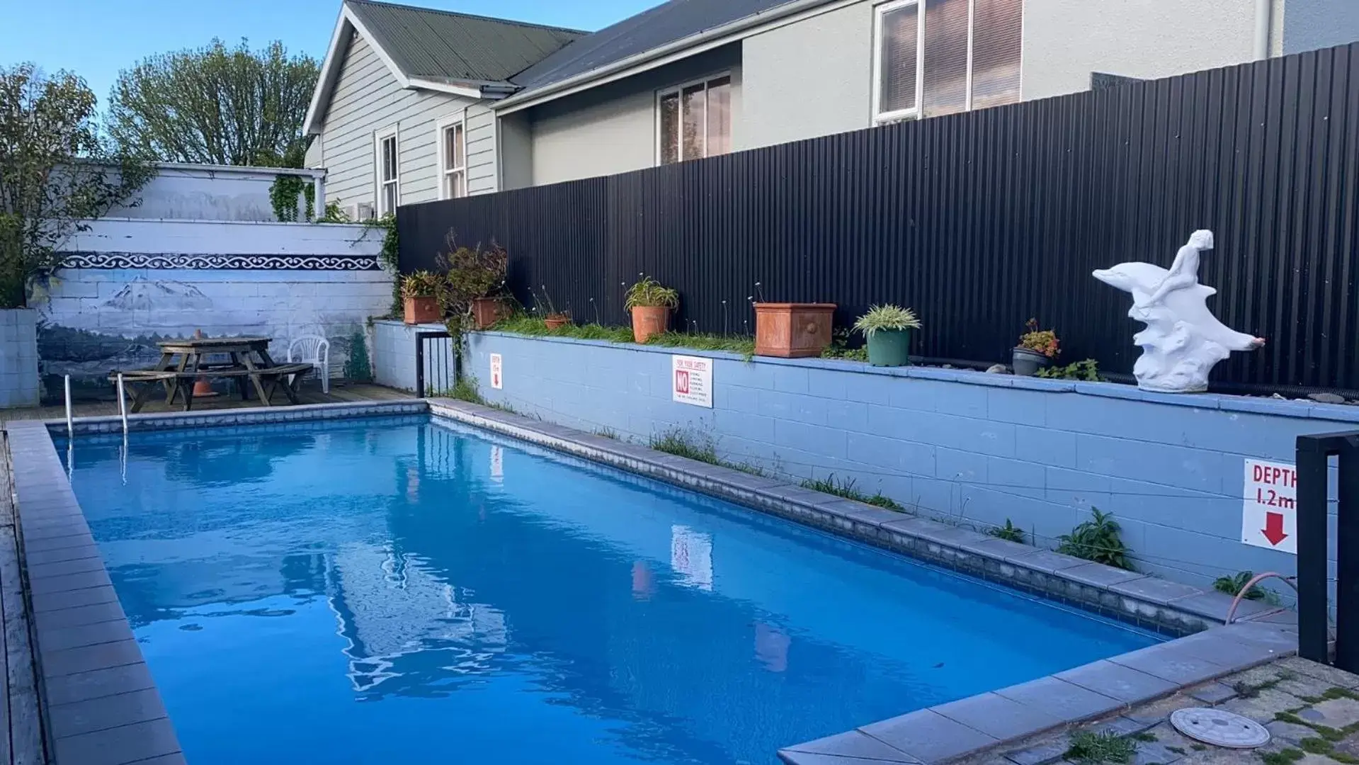 Swimming Pool in Kowhai Motel Rotorua