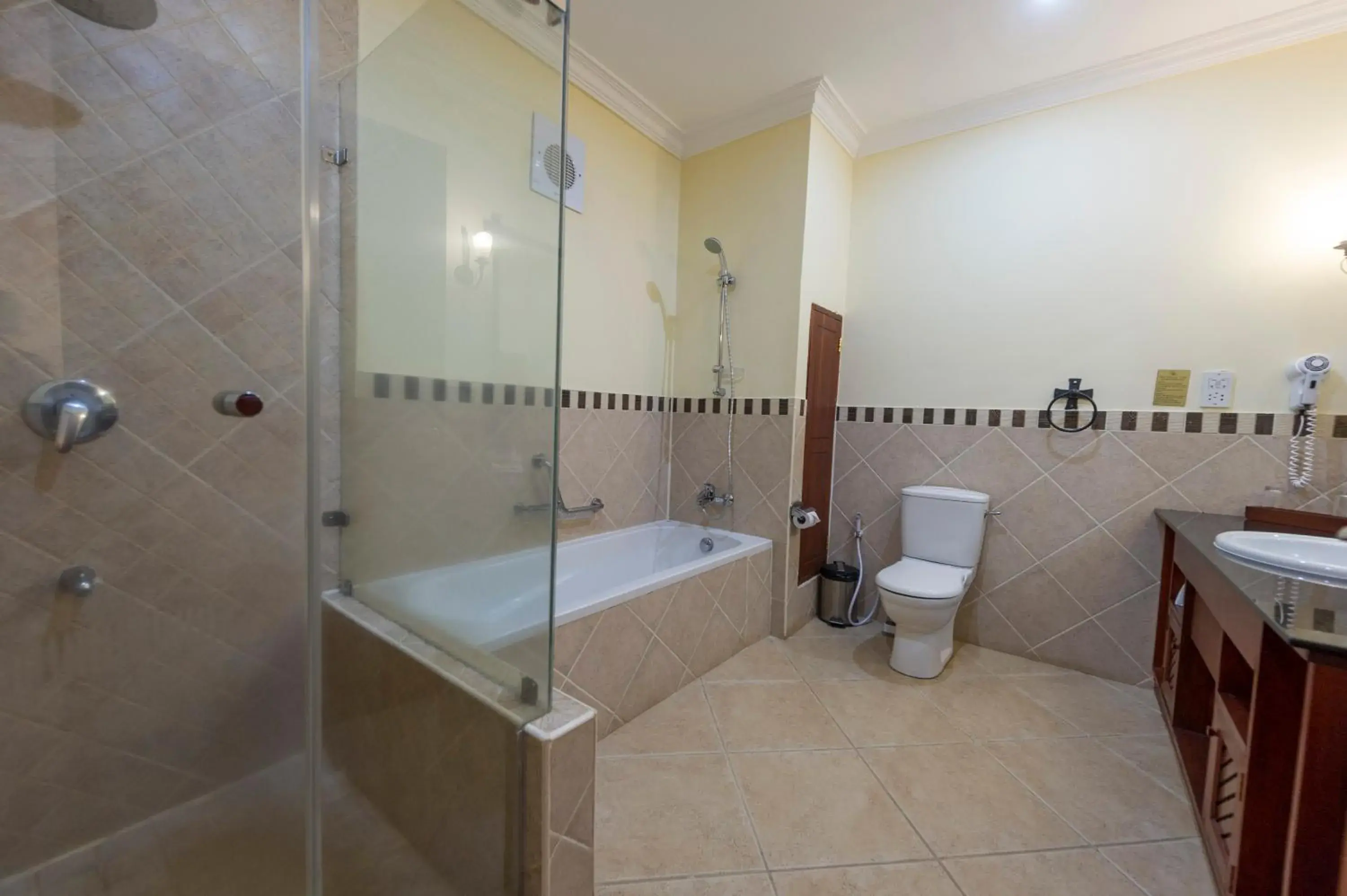 Bathroom in The African Tulip Hotel