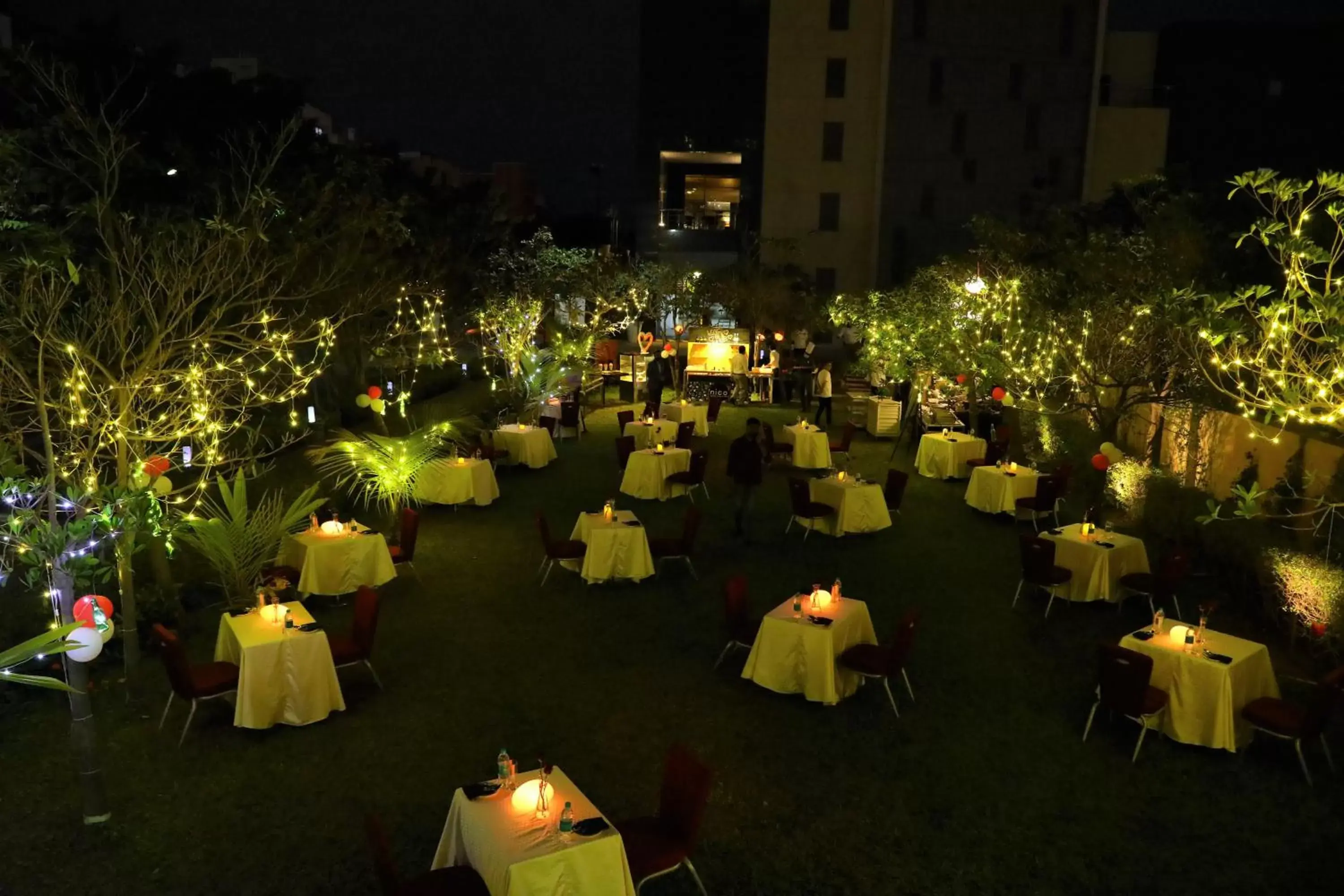 Garden, Restaurant/Places to Eat in Novotel Chennai OMR