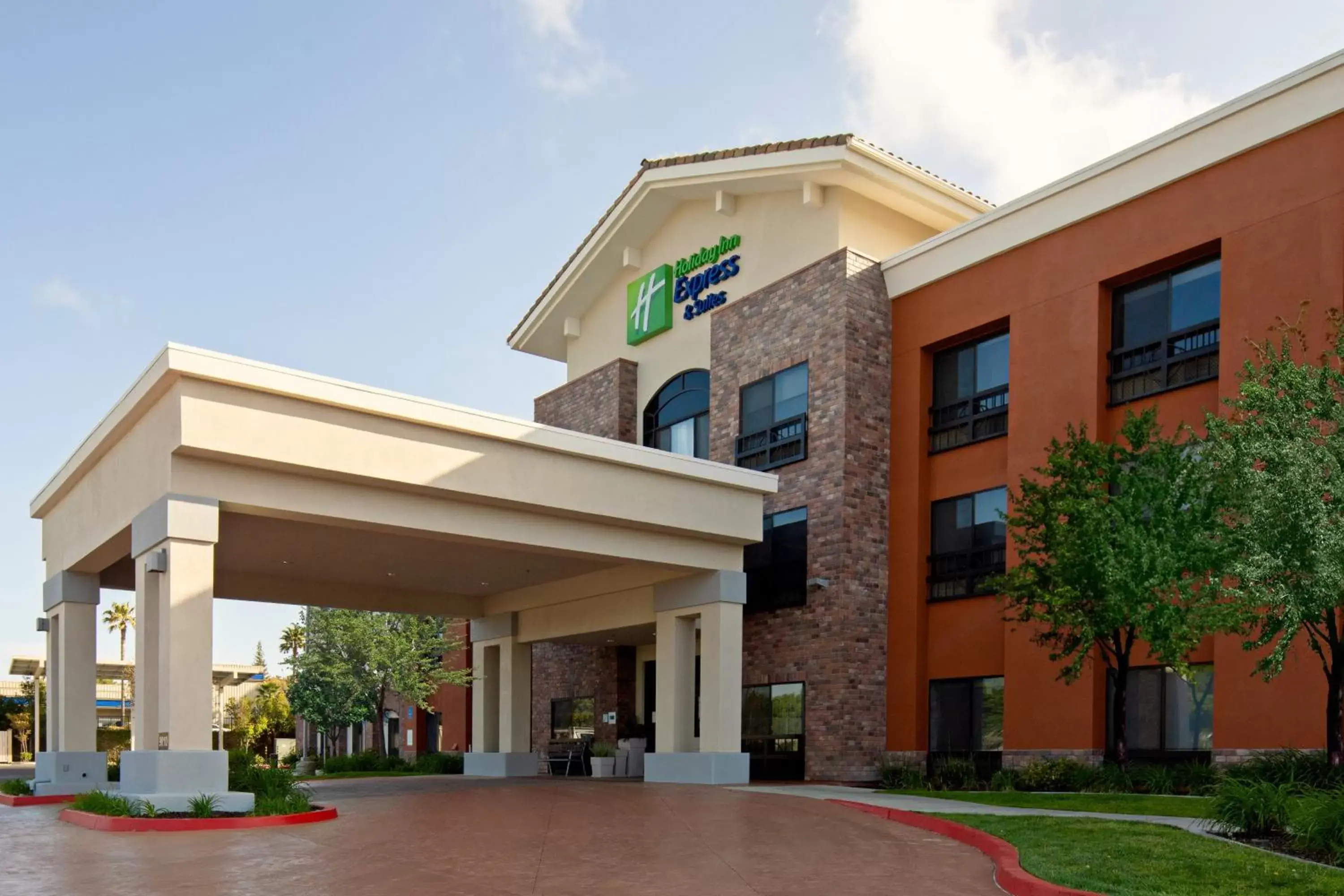 Property Building in Holiday Inn Express Hotel & Suites Atascadero, an IHG Hotel