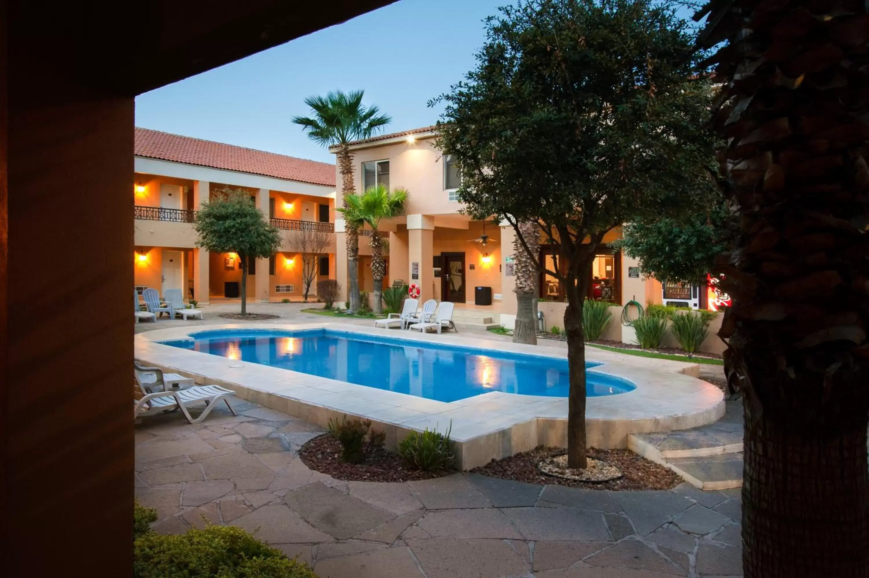 Swimming Pool in Best Western Plus Chihuahua Aeropuerto