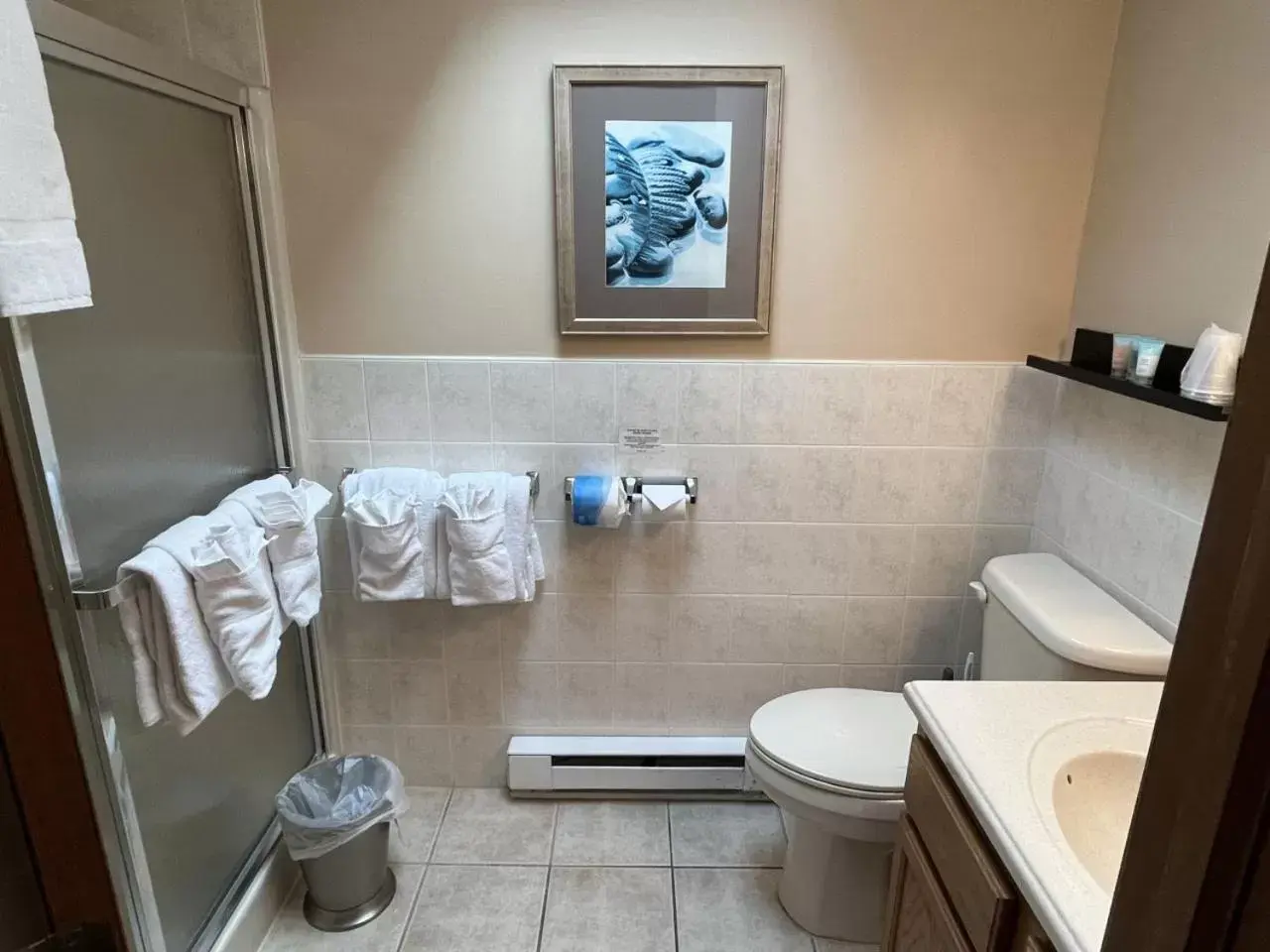 Bathroom in Woodfield Manor - A Sundance Vacations Property