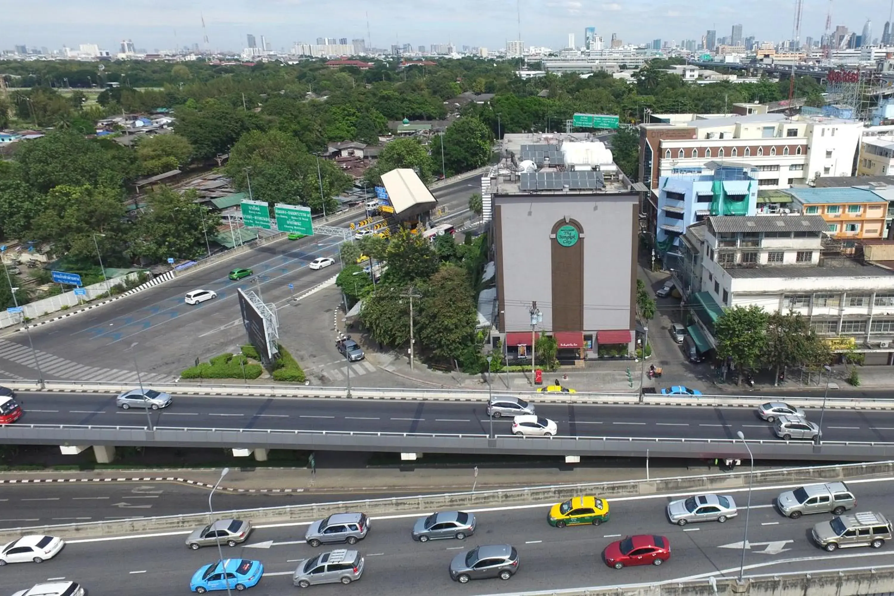 Bird's eye view, Bird's-eye View in Bangkok City Suite