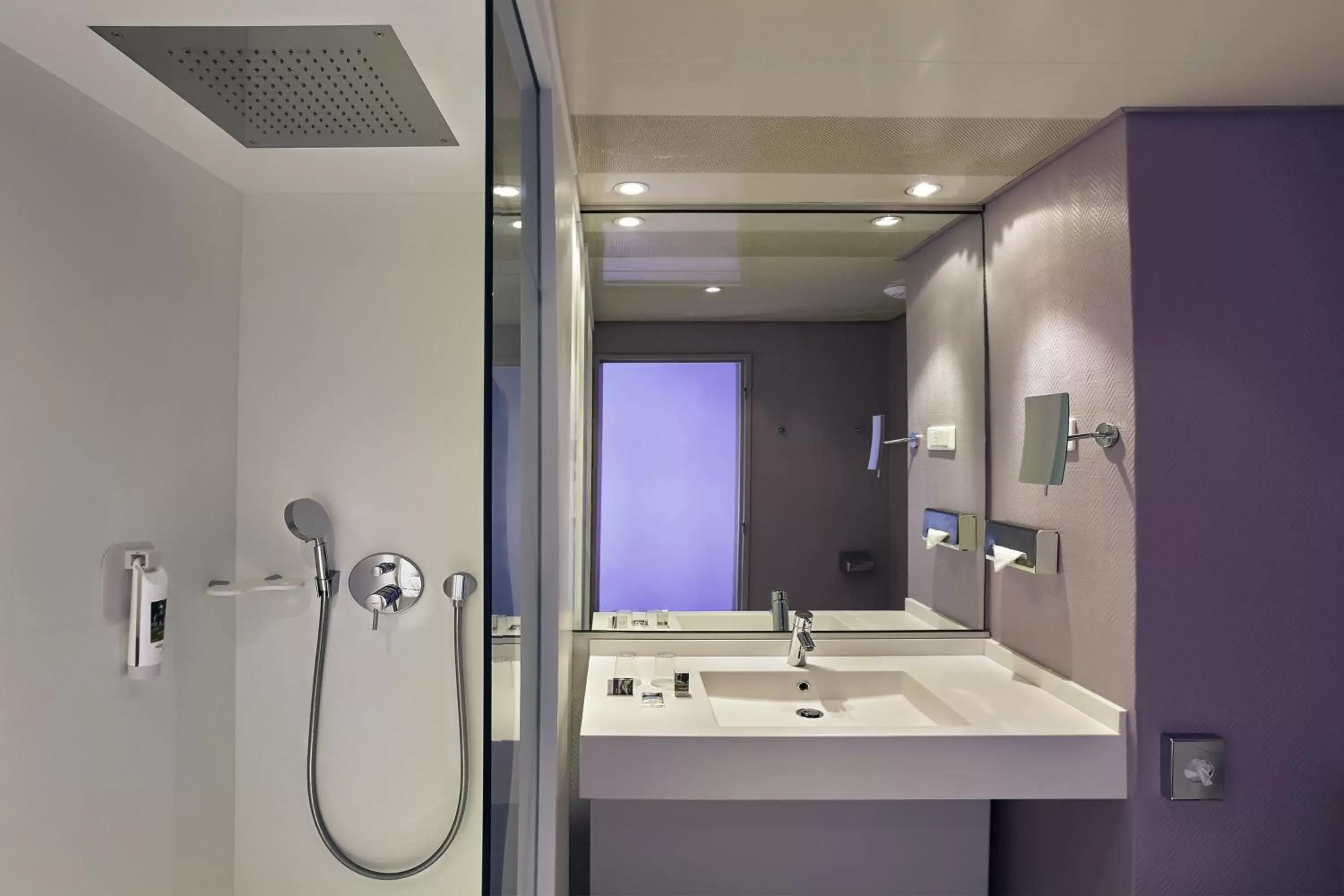 Bathroom in Mercure Metz Centre