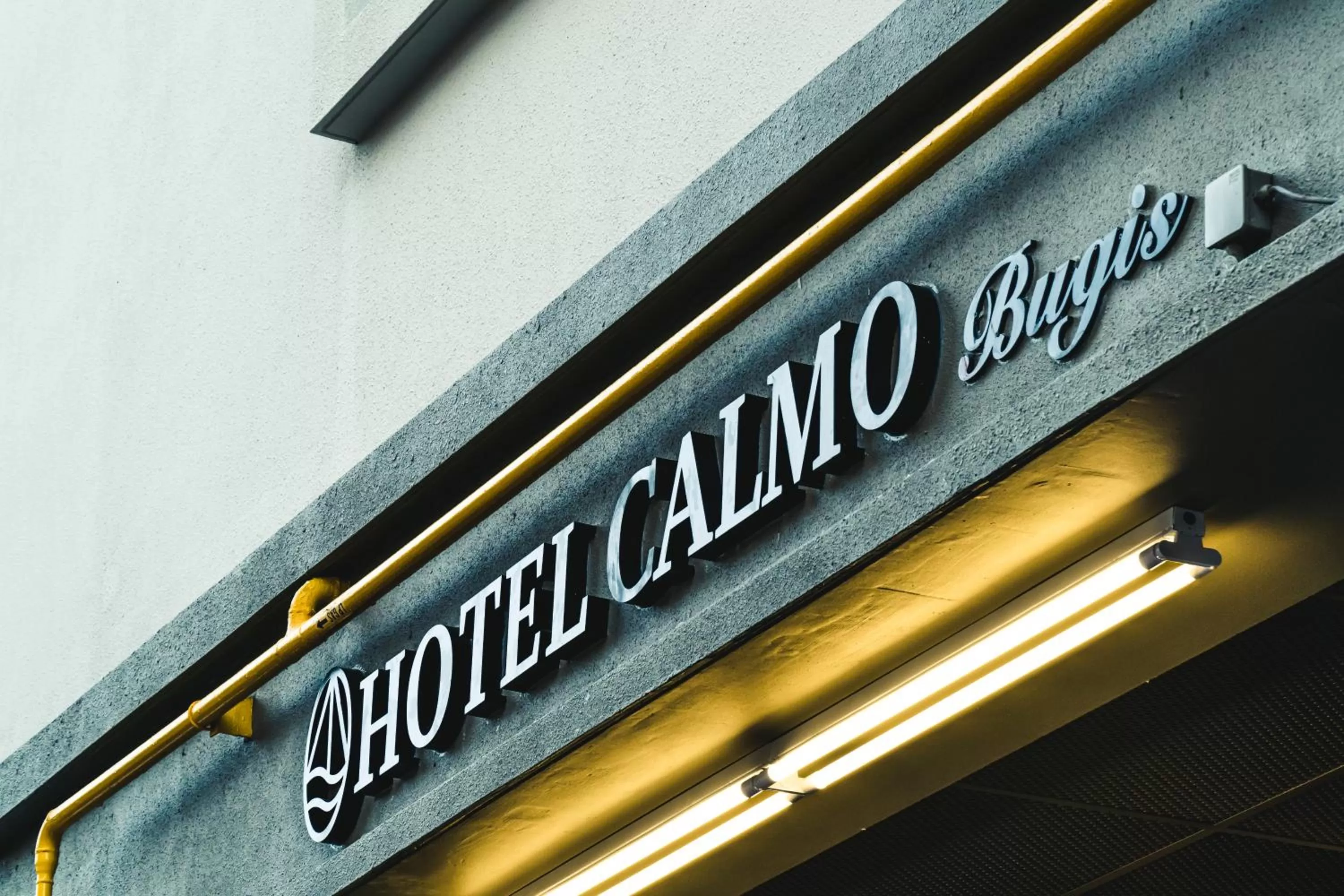 Property building in Hotel Calmo Bugis