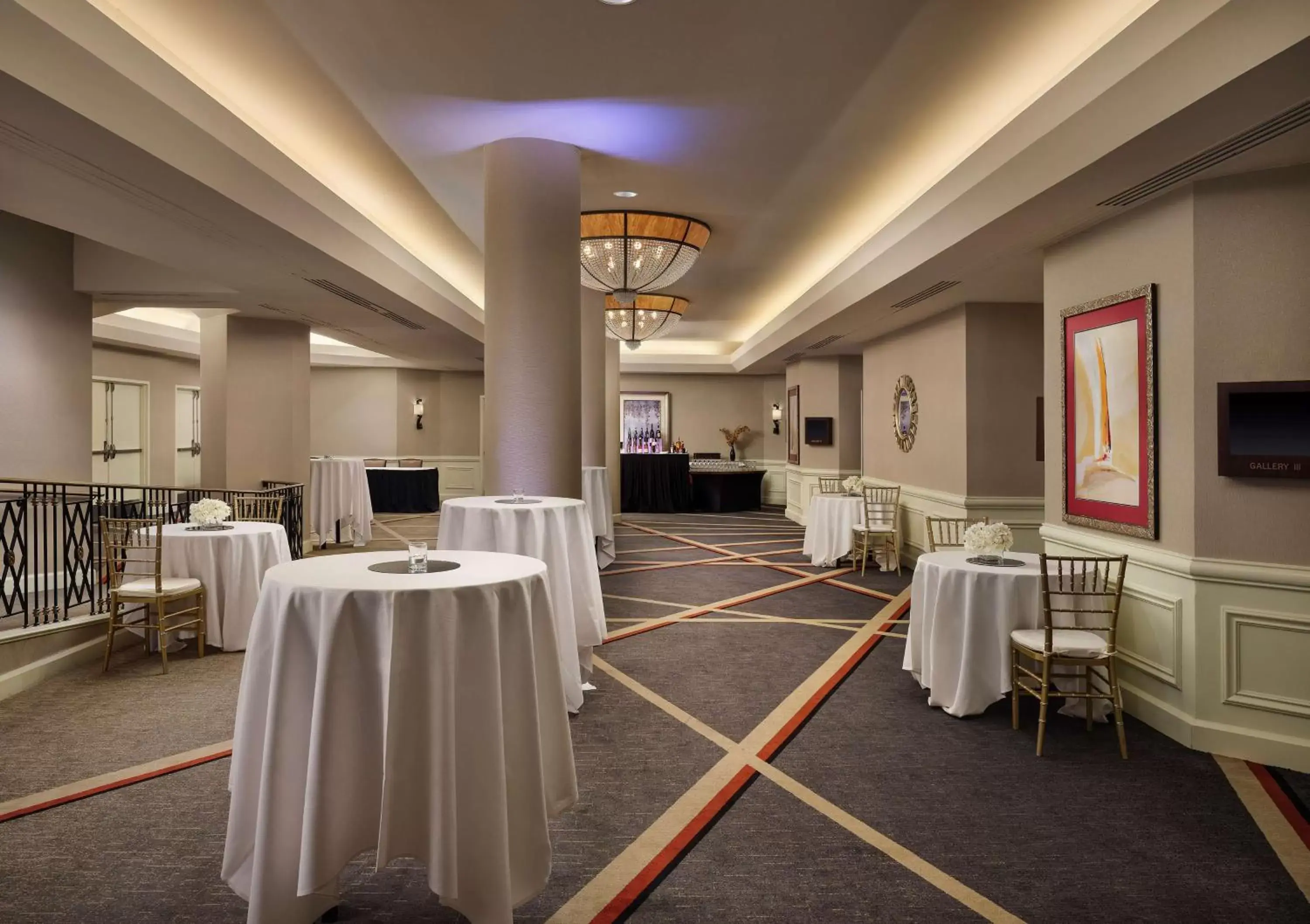 Meeting/conference room, Restaurant/Places to Eat in Hilton Arlington