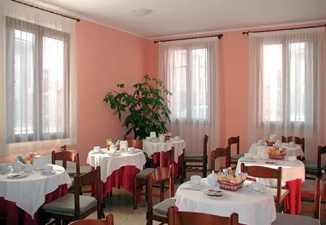 Restaurant/places to eat in Hotel Altieri Restaurant/places to eat in Hotel Altieri