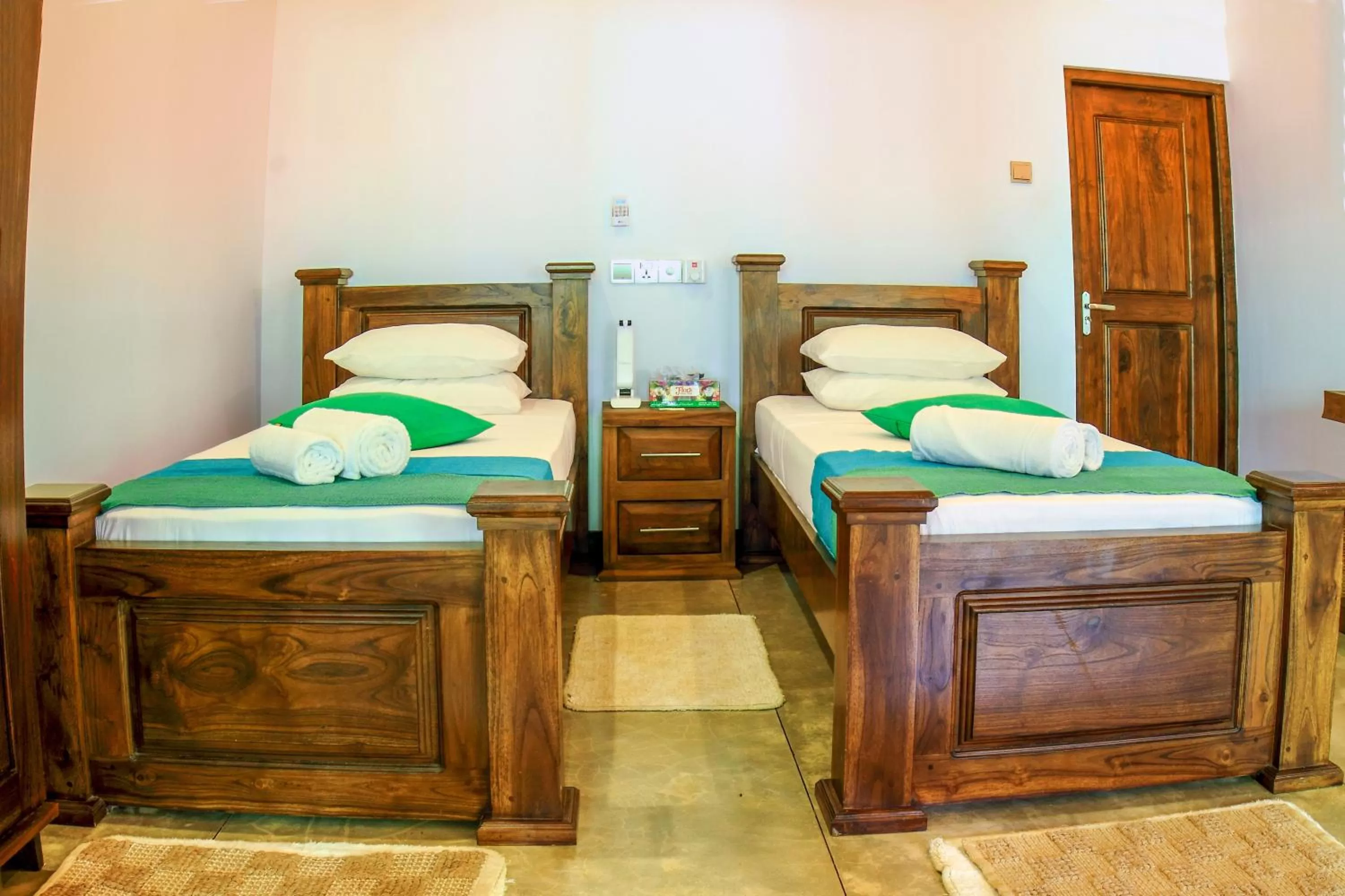 Bedroom, Bed in The Green Edge