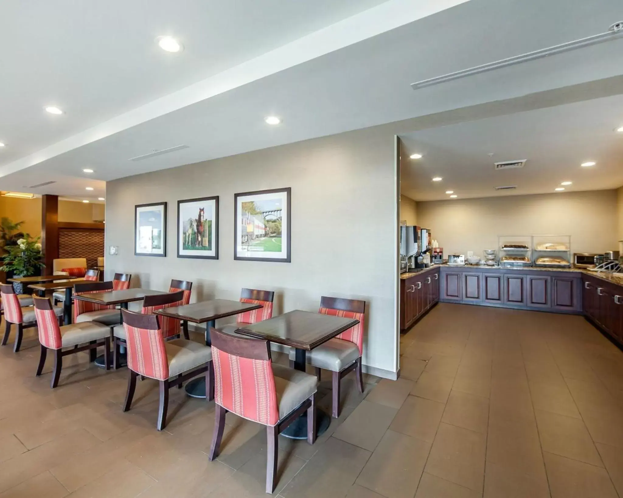 Food and drinks, Restaurant/Places to Eat in Comfort Suites Marietta-Parkersburg