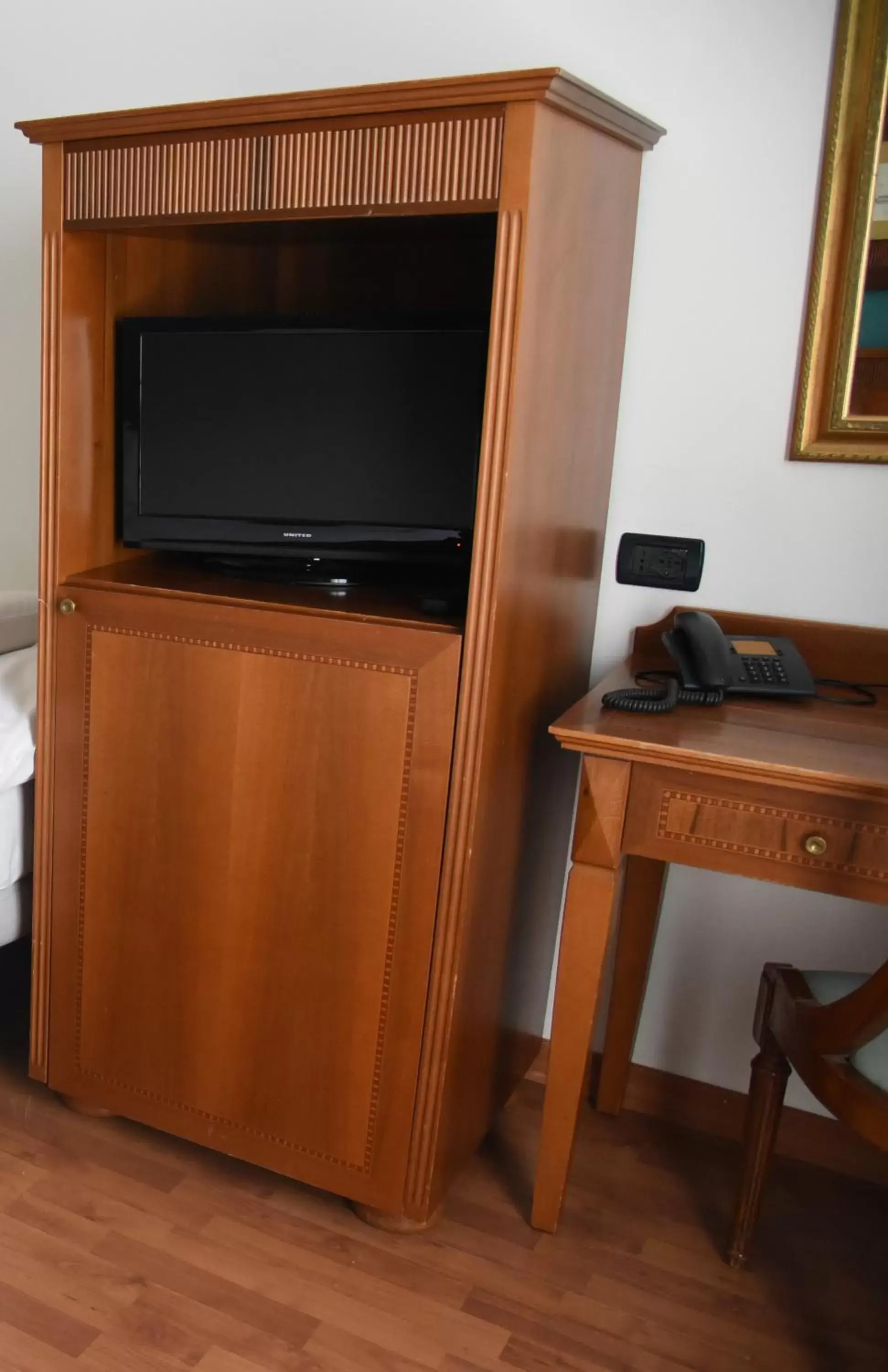 TV and multimedia, TV/Entertainment Center in HOTEL DUCA D'AOSTA