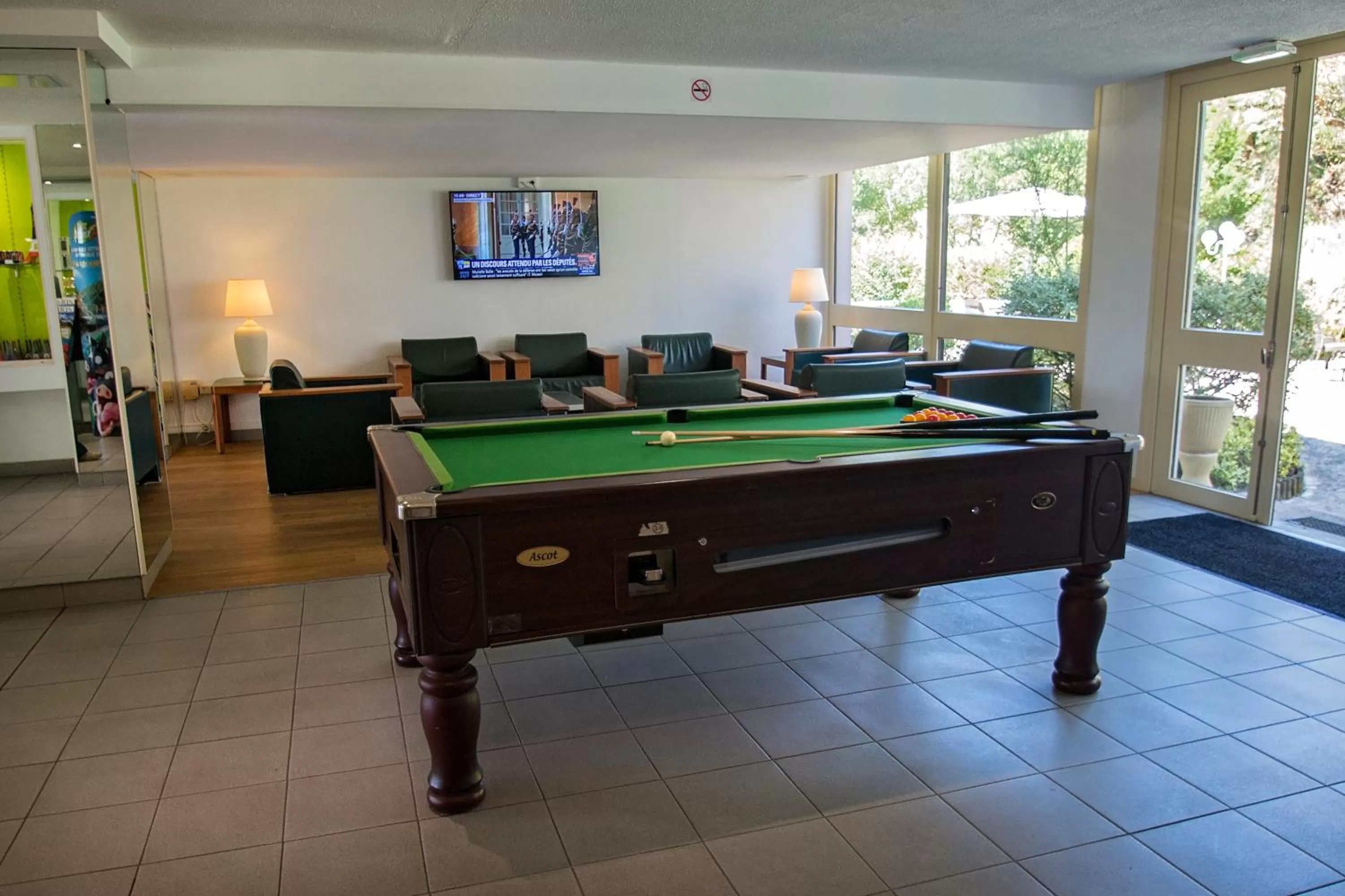 Billiard in Kyriad Nemours
