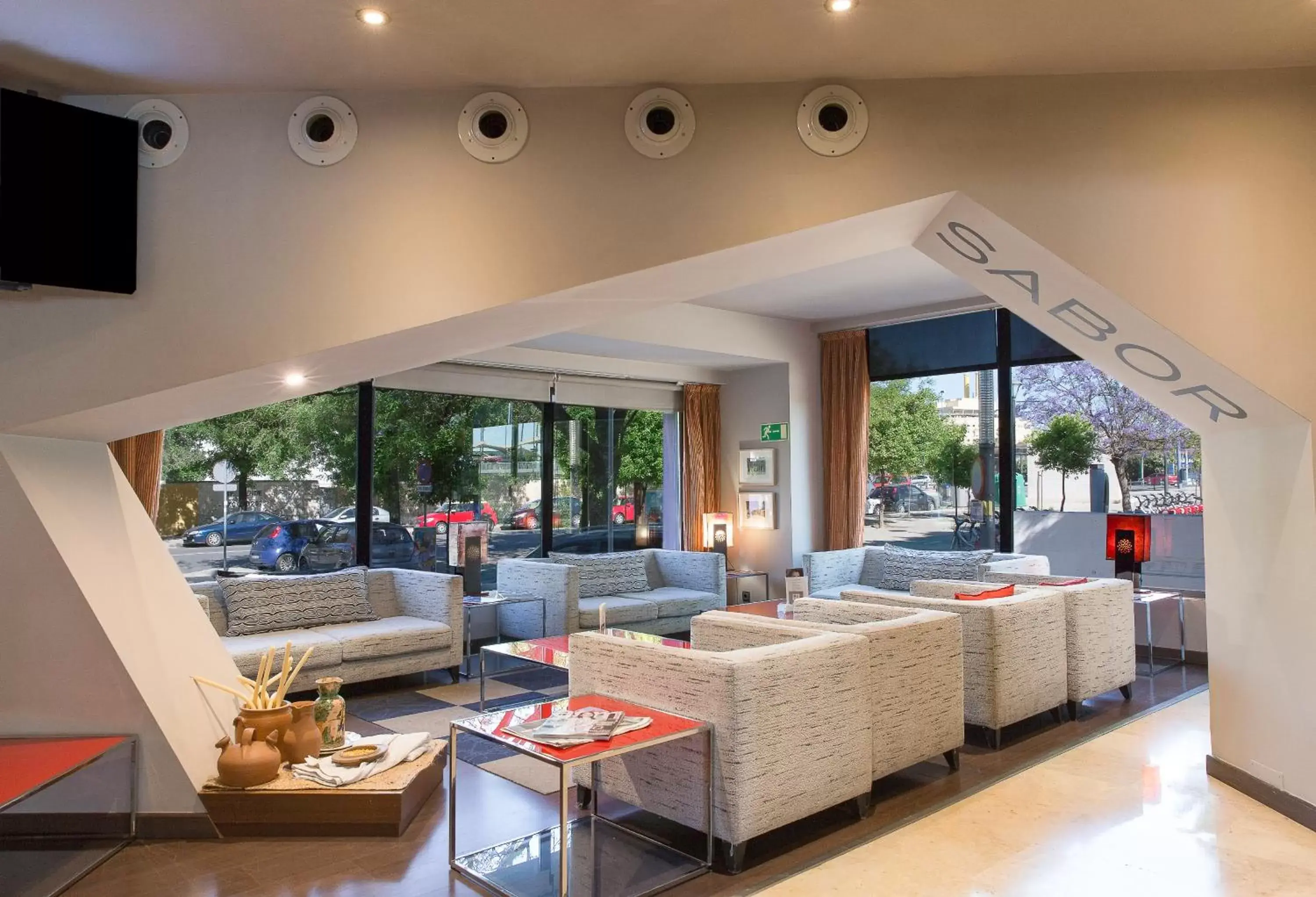 Lounge or bar in Ribera de Triana Hotel