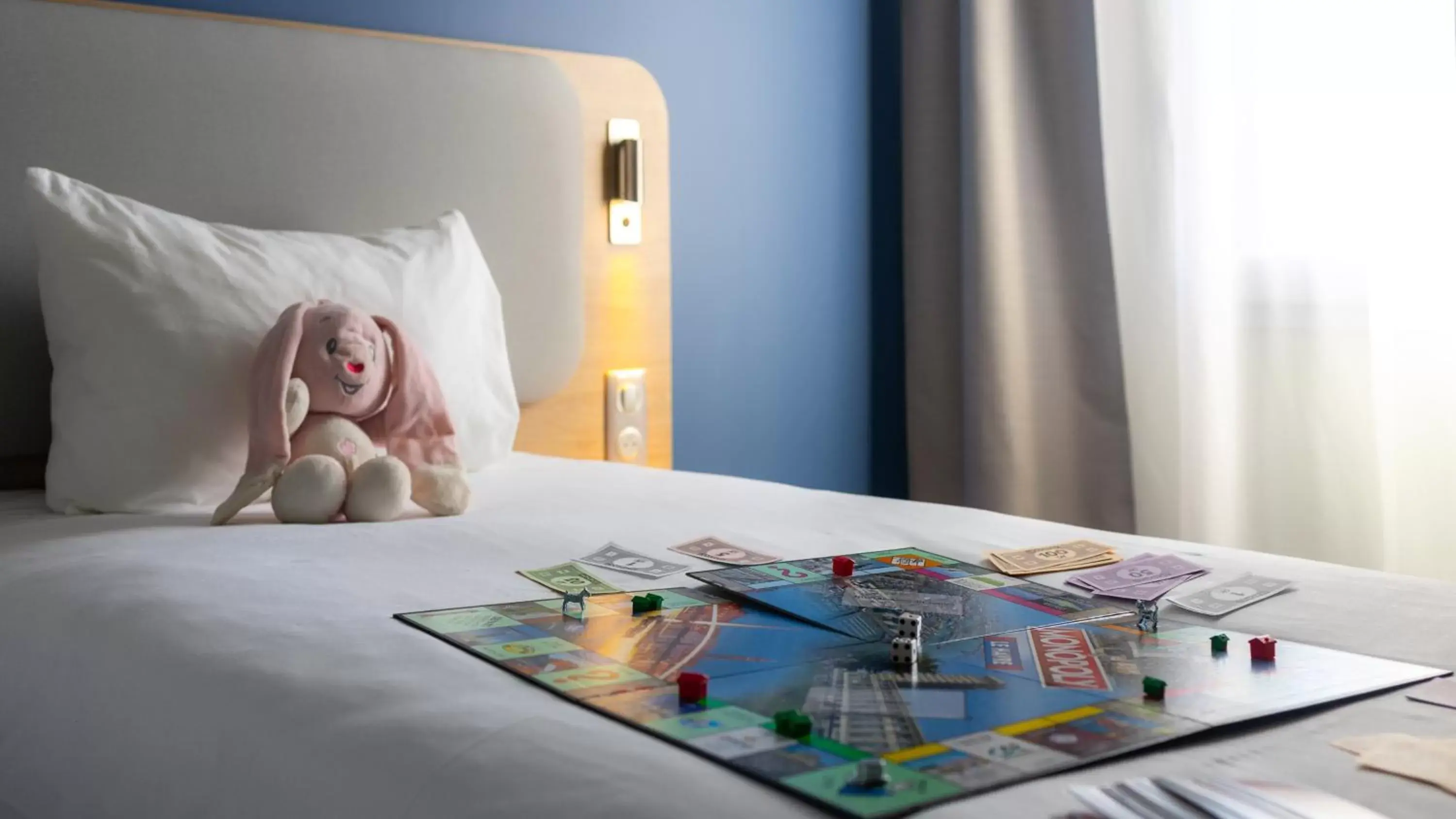 Photo of the whole room, Bed in Holiday Inn Express - Le Havre Centre