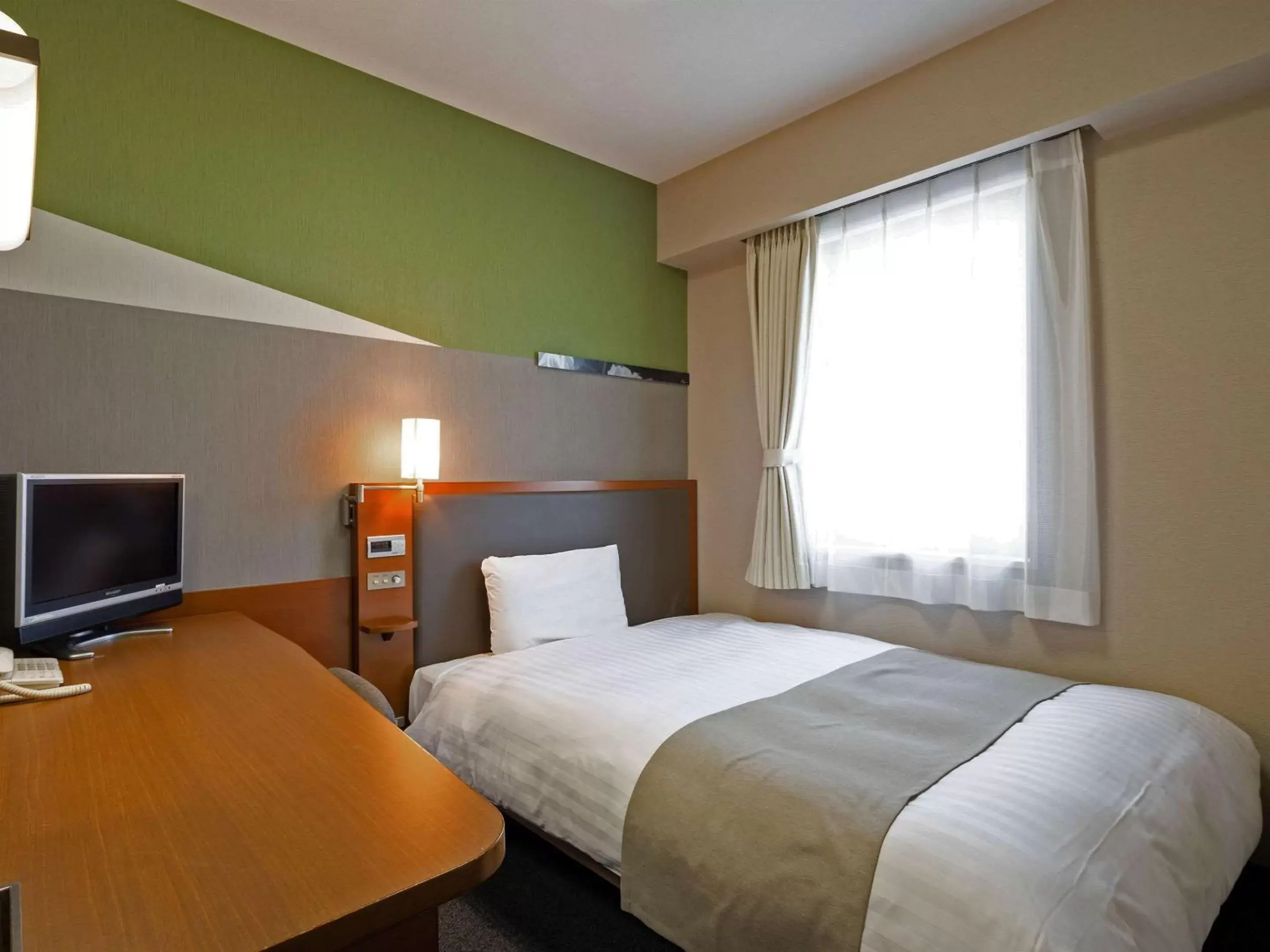 Photo of the whole room, Bed in Comfort Hotel Toyama